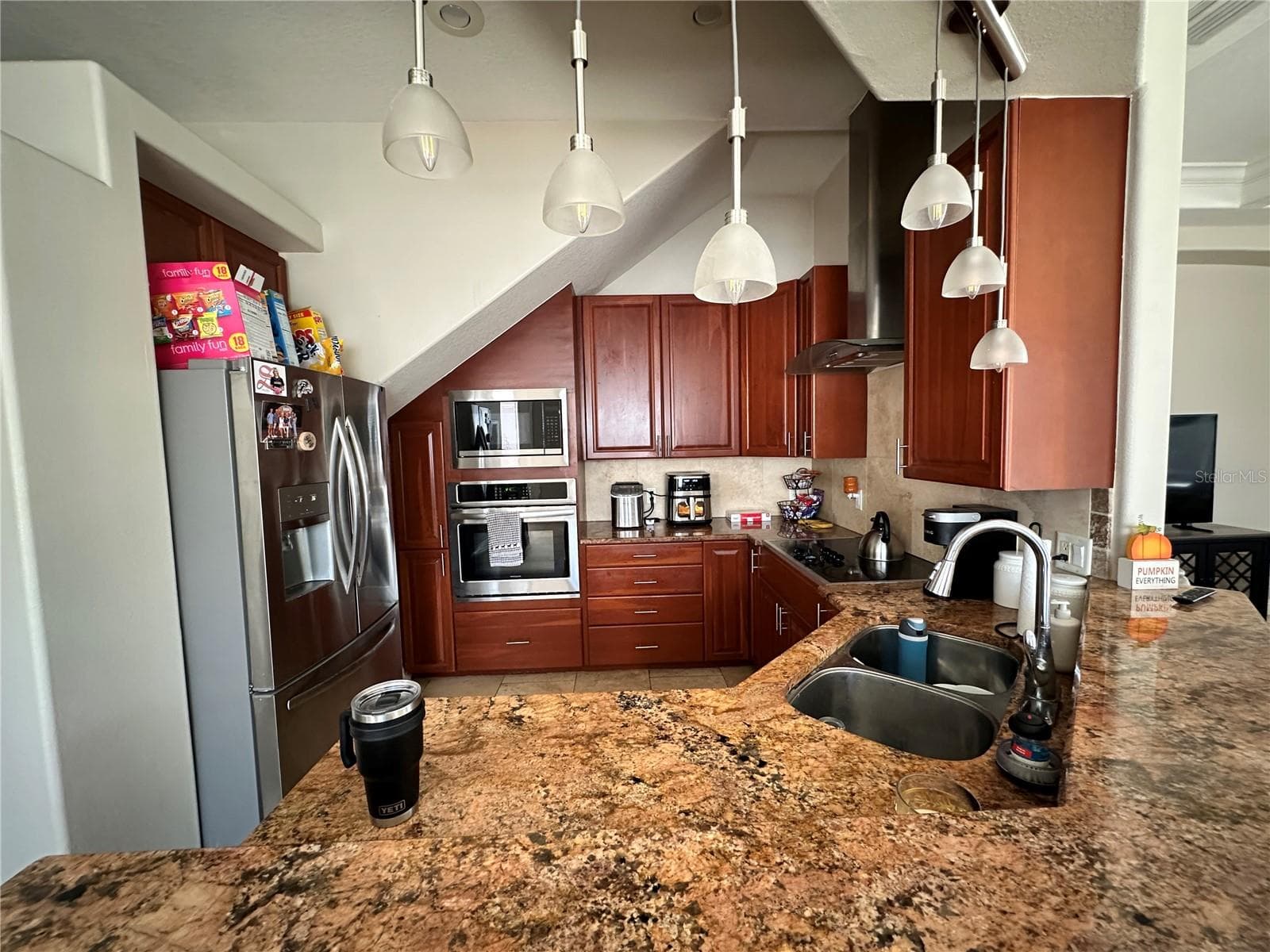 2125 Montclair - 2119 & 2125 MONTCLAIR DR #1 & 2, SARASOTA