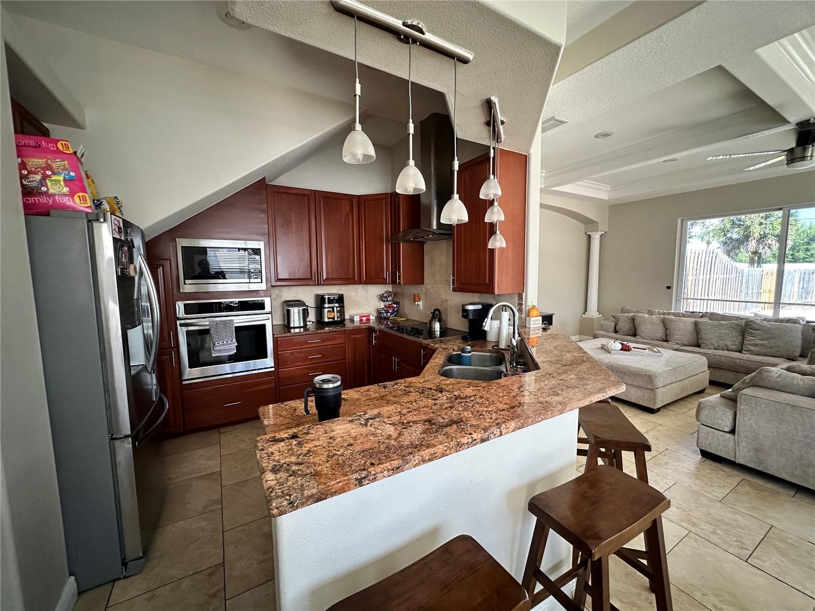 2125 Montclair - 2119 & 2125 MONTCLAIR DR #1 & 2, SARASOTA