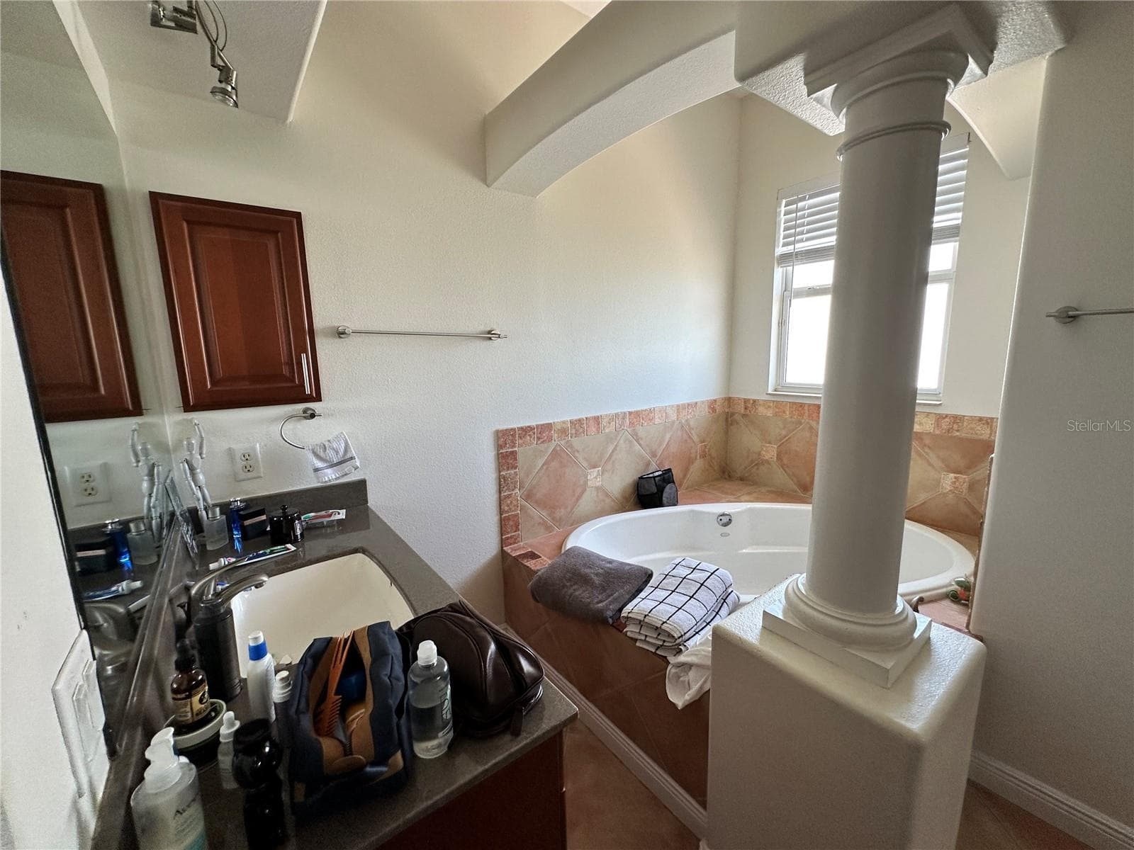 2119 Montclair - 2119 & 2125 MONTCLAIR DR #1 & 2, SARASOTA