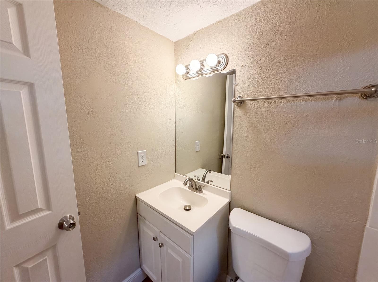 Single Family Residence at 1506 W 16TH ST, SANFORD, photo 18 of 22