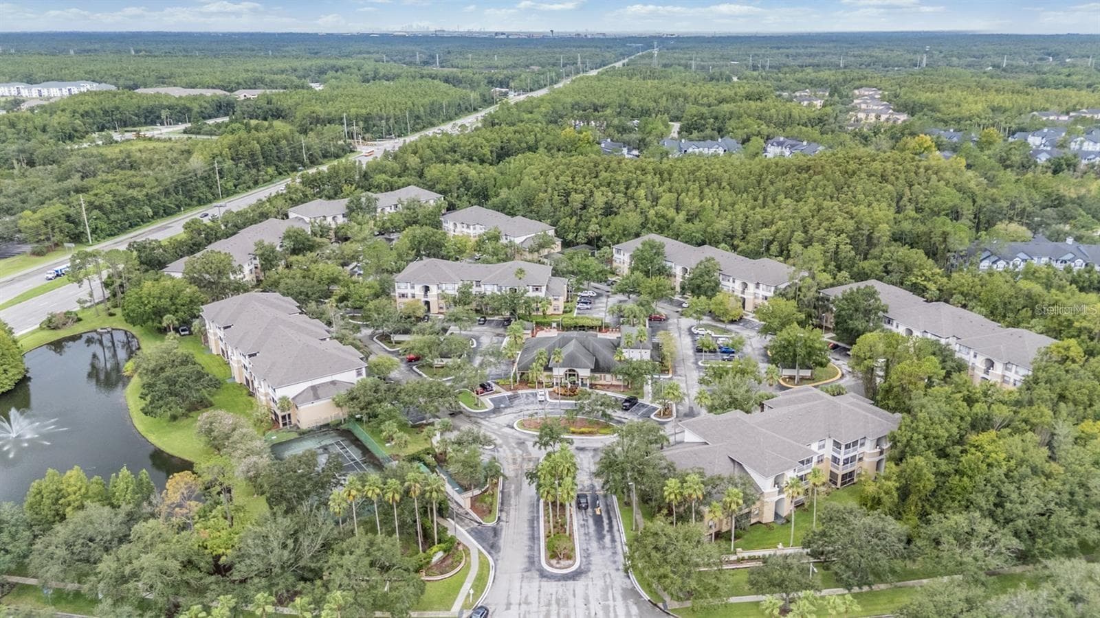 Condominium at 17101 CARRINGTON PARK DR #421, TAMPA, photo 4 of 17