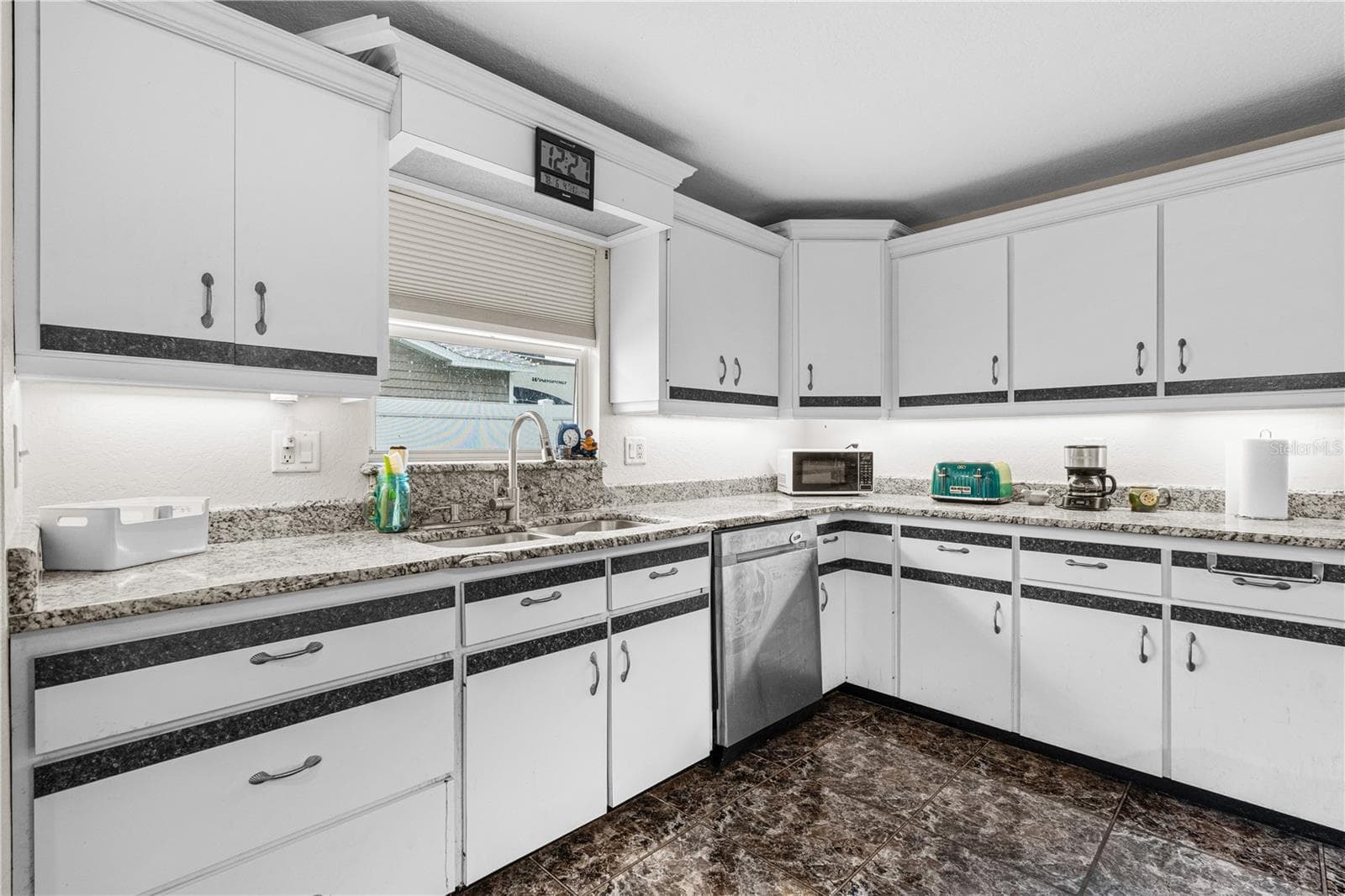 Single Family Residence at 1945 FERN PALM DR, EDGEWATER, photo 16 of 43