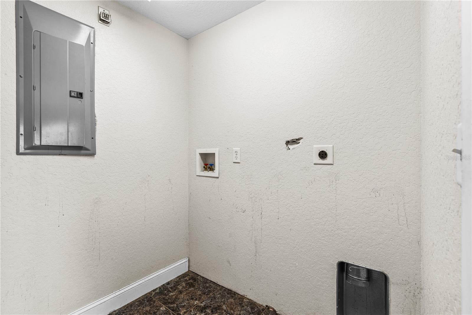 Single Family Residence at 1945 FERN PALM DR, EDGEWATER, photo 28 of 43