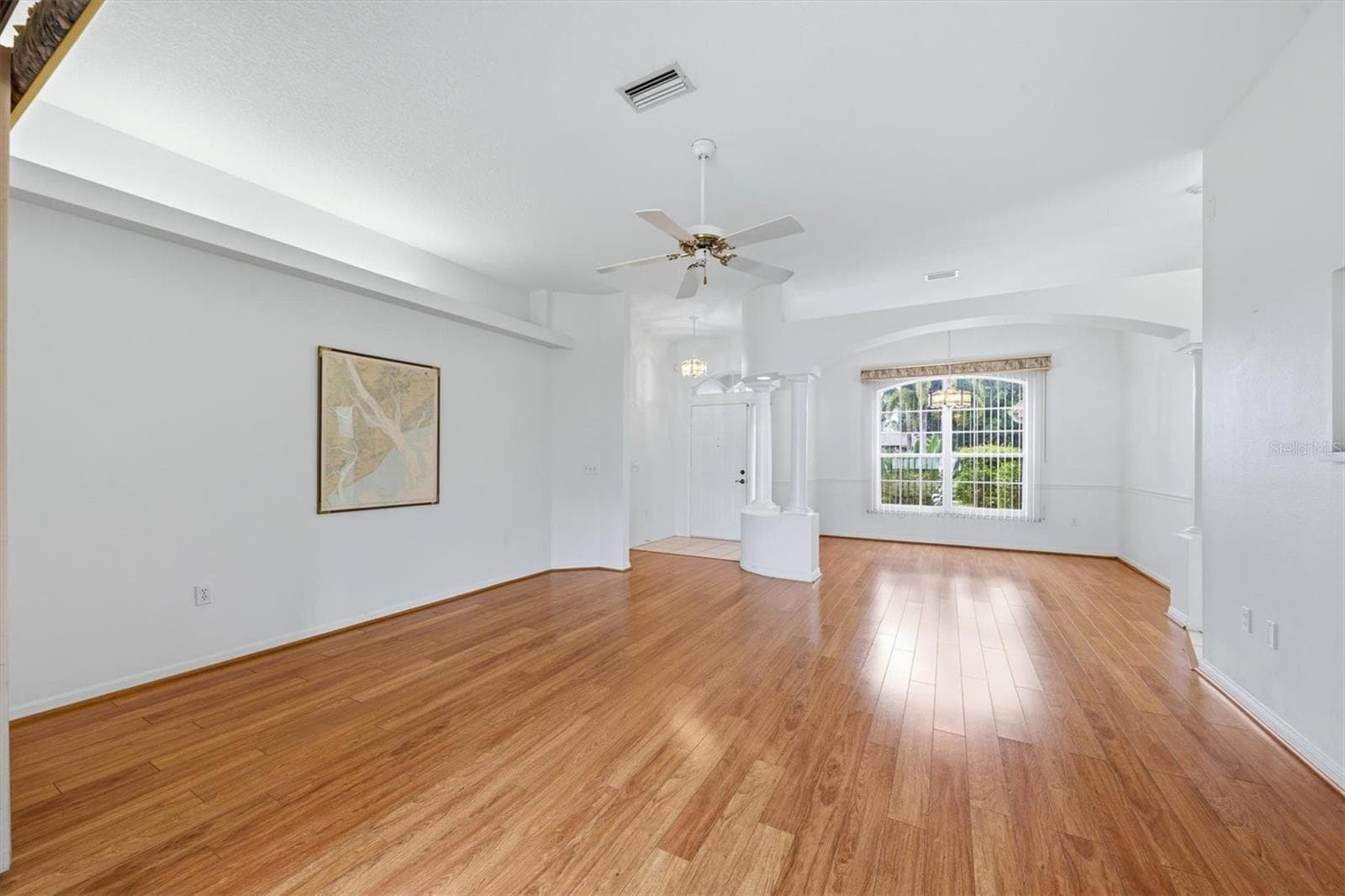 Living/dining room - 2404 50TH DR E, BRADENTON