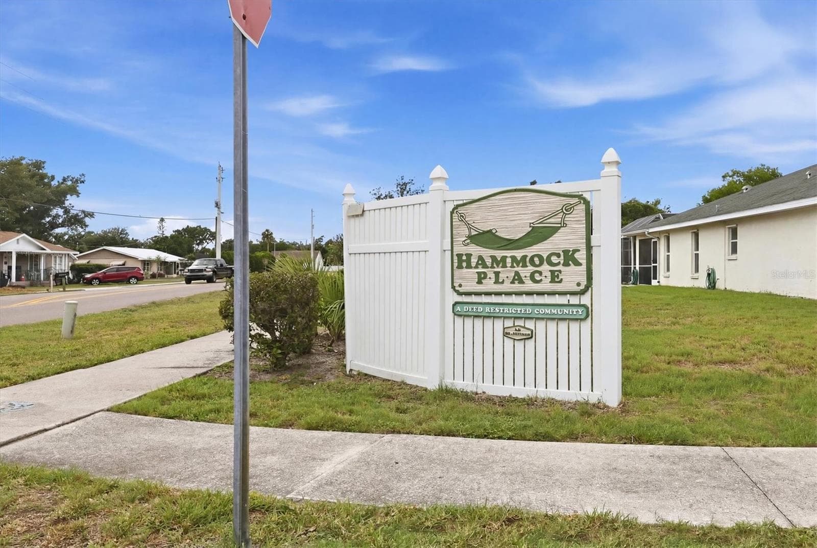 Hammock Place entry - 2404 50TH DR E, BRADENTON