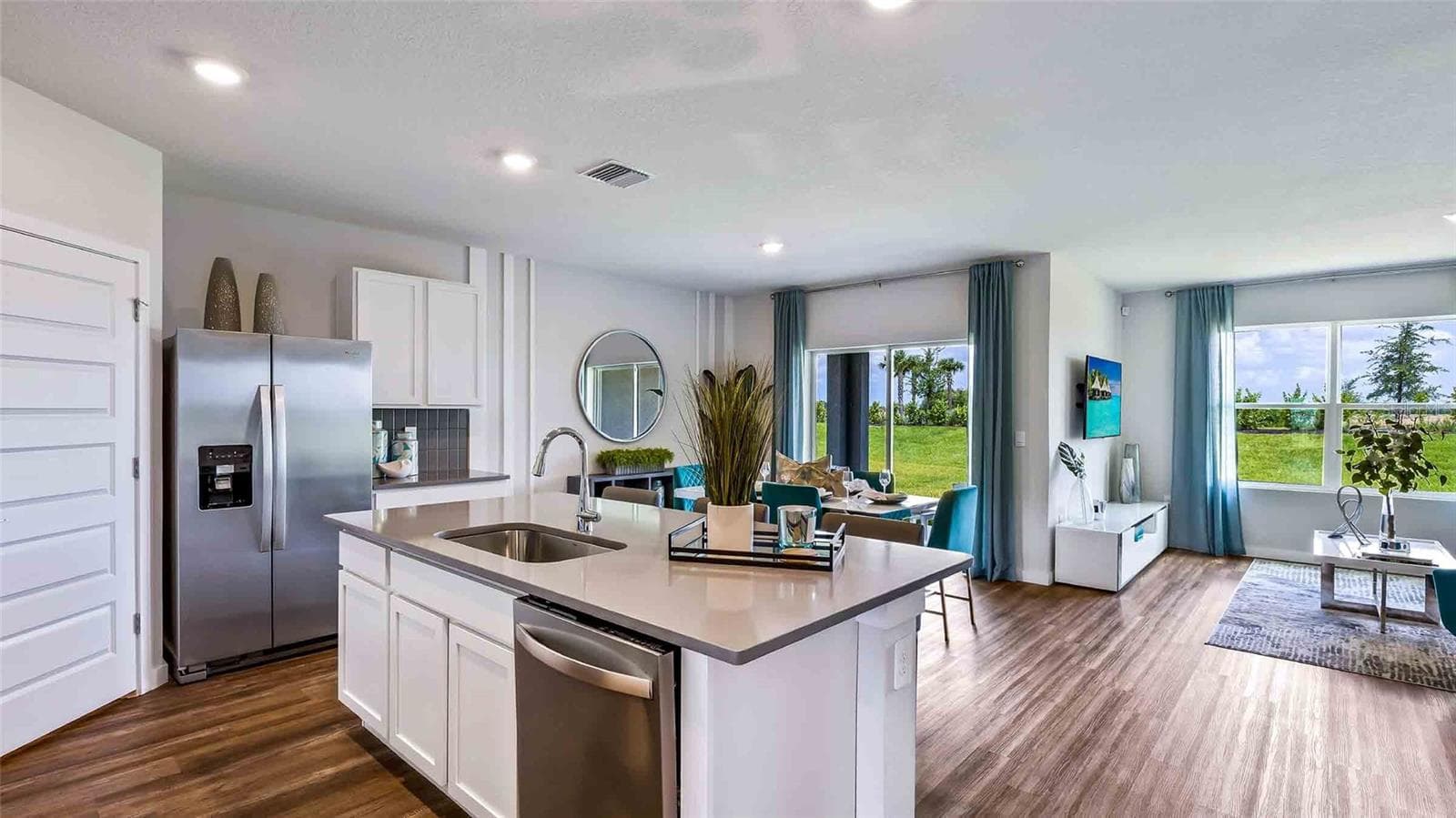 Single Family Residence at 18227 BEEHIVE TER, LAKEWOOD RANCH, photo 4 of 42