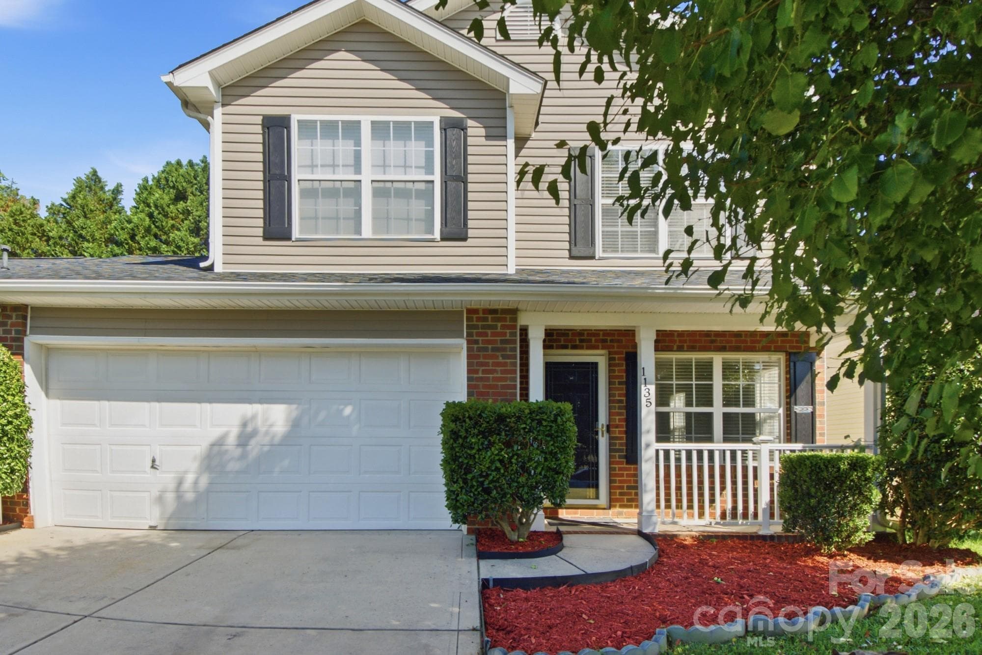 Single Family Residence at 1135 Stonehenge Lane, Charlotte, photo 2 of 28