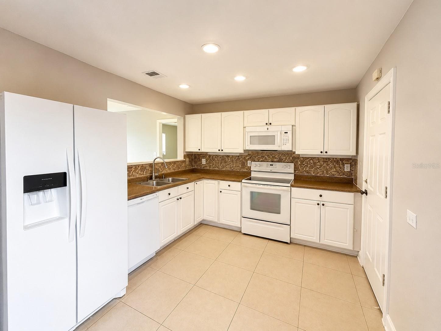 Single Family Residence at 766 MADERIA CT, KISSIMMEE, photo 10 of 19
