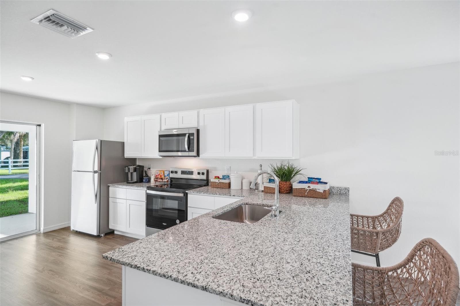 Single Family Residence at 2044 GOLDEN BEAK DR, EAGLE LAKE, photo 13 of 46