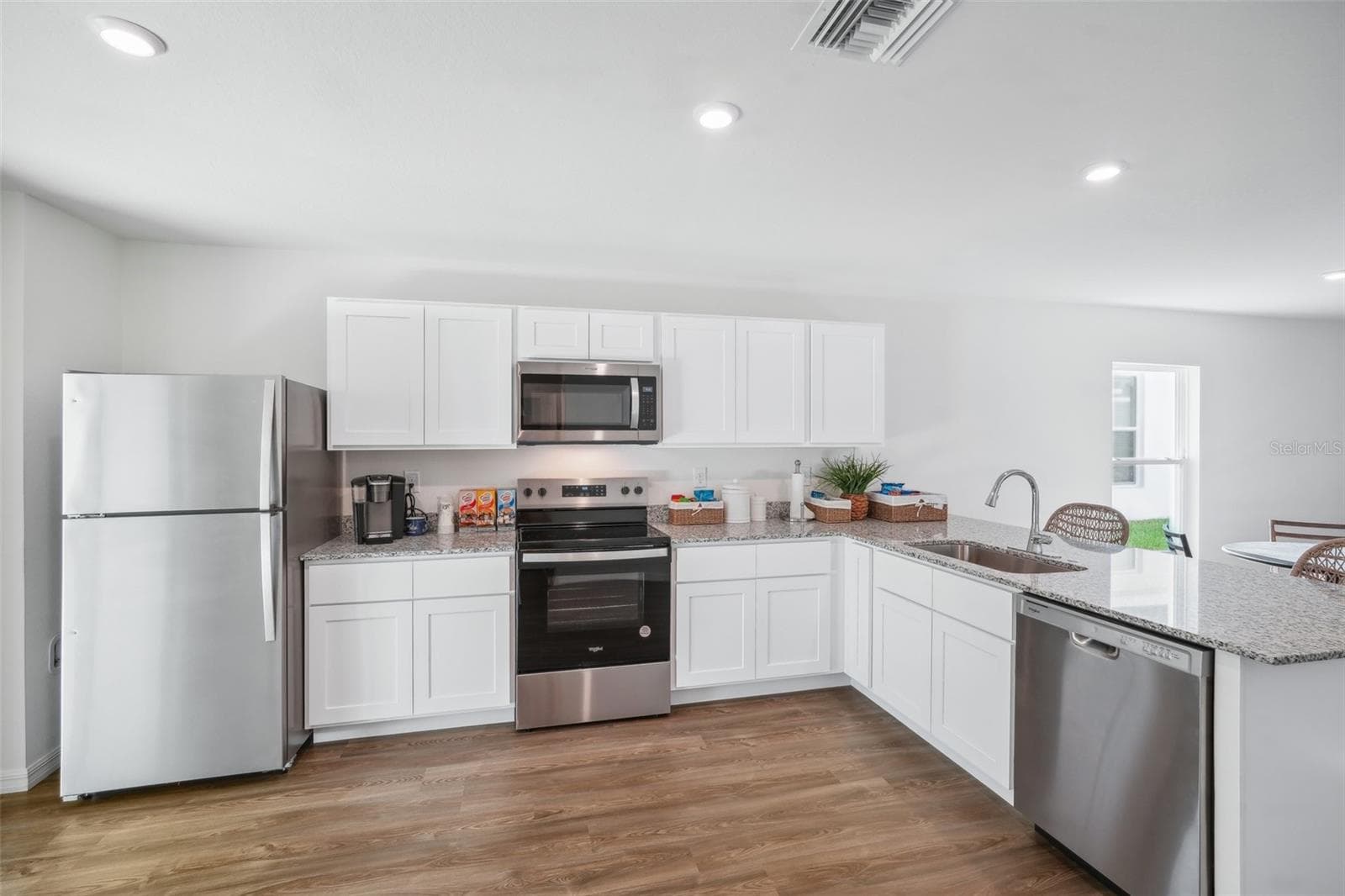 Single Family Residence at 2044 GOLDEN BEAK DR, EAGLE LAKE, photo 14 of 46
