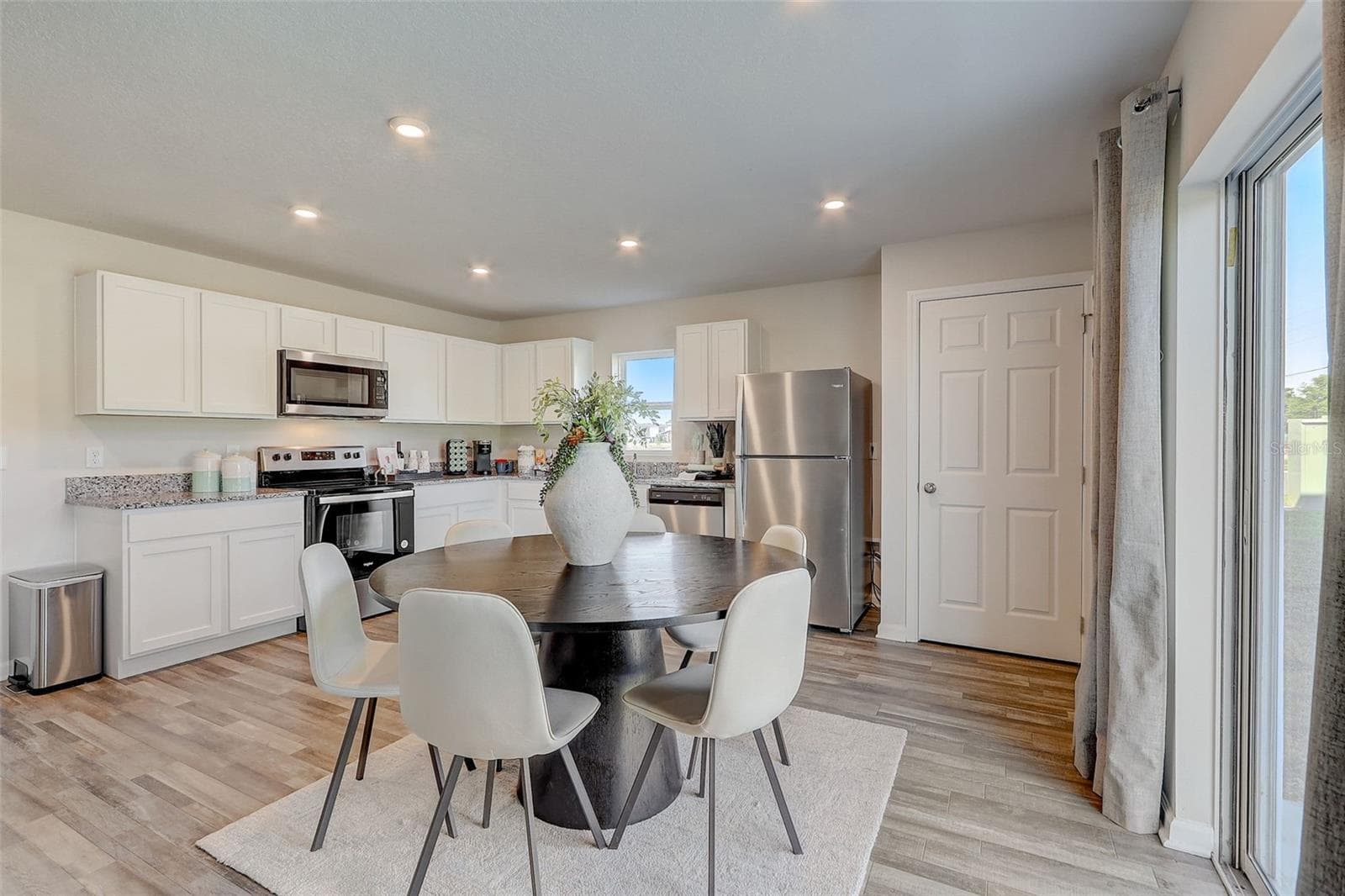 Single Family Residence at 2076 GOLDEN BEAK DR, EAGLE LAKE, photo 14 of 54