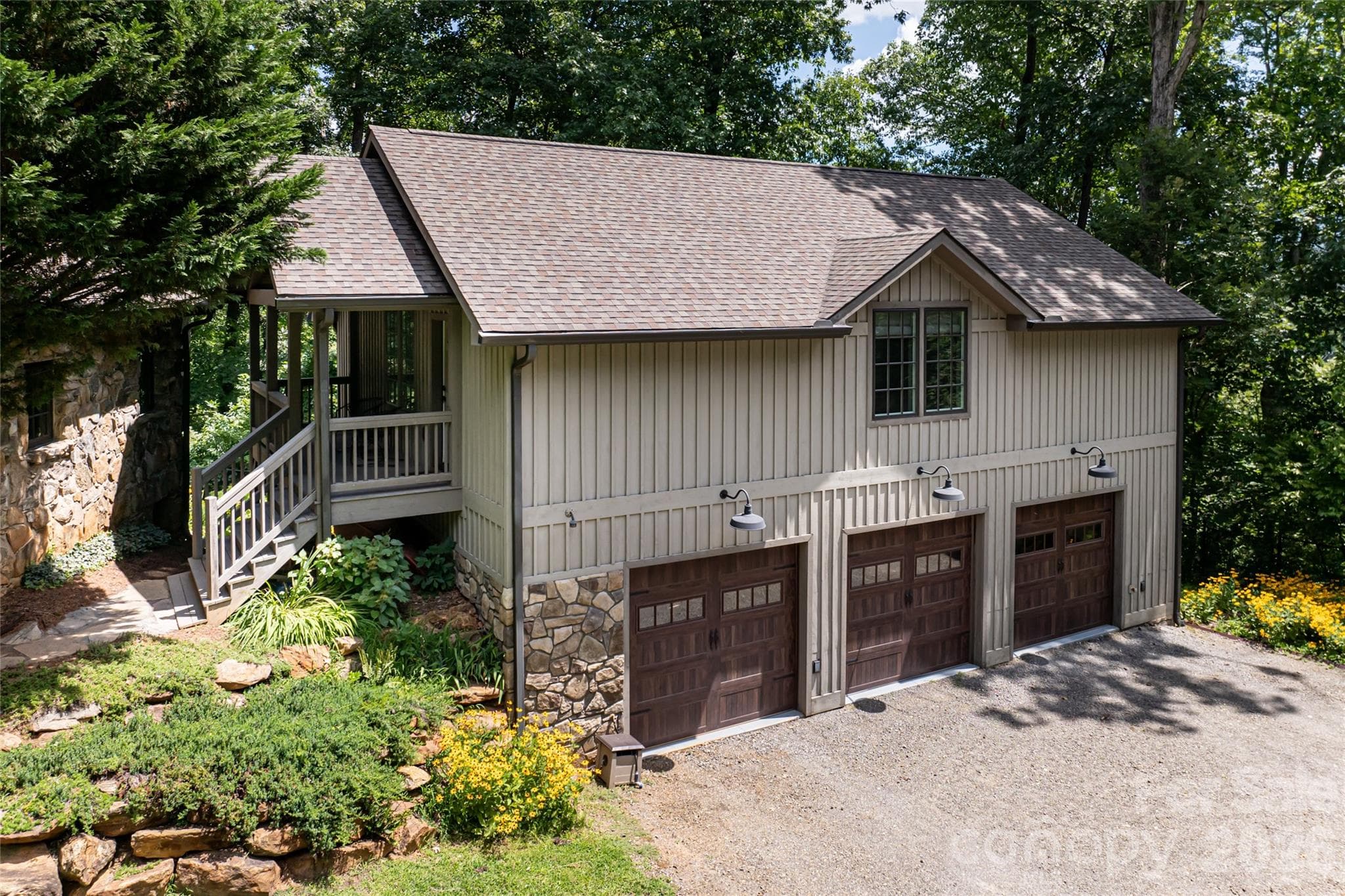 3 Car garage with Bonus room or apartment above - Asheville