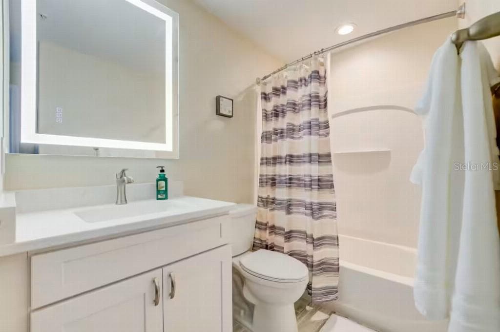 Condo - Hotel at 13415 BLUE HERON BEACH DR #1201, ORLANDO, photo 17 of 29