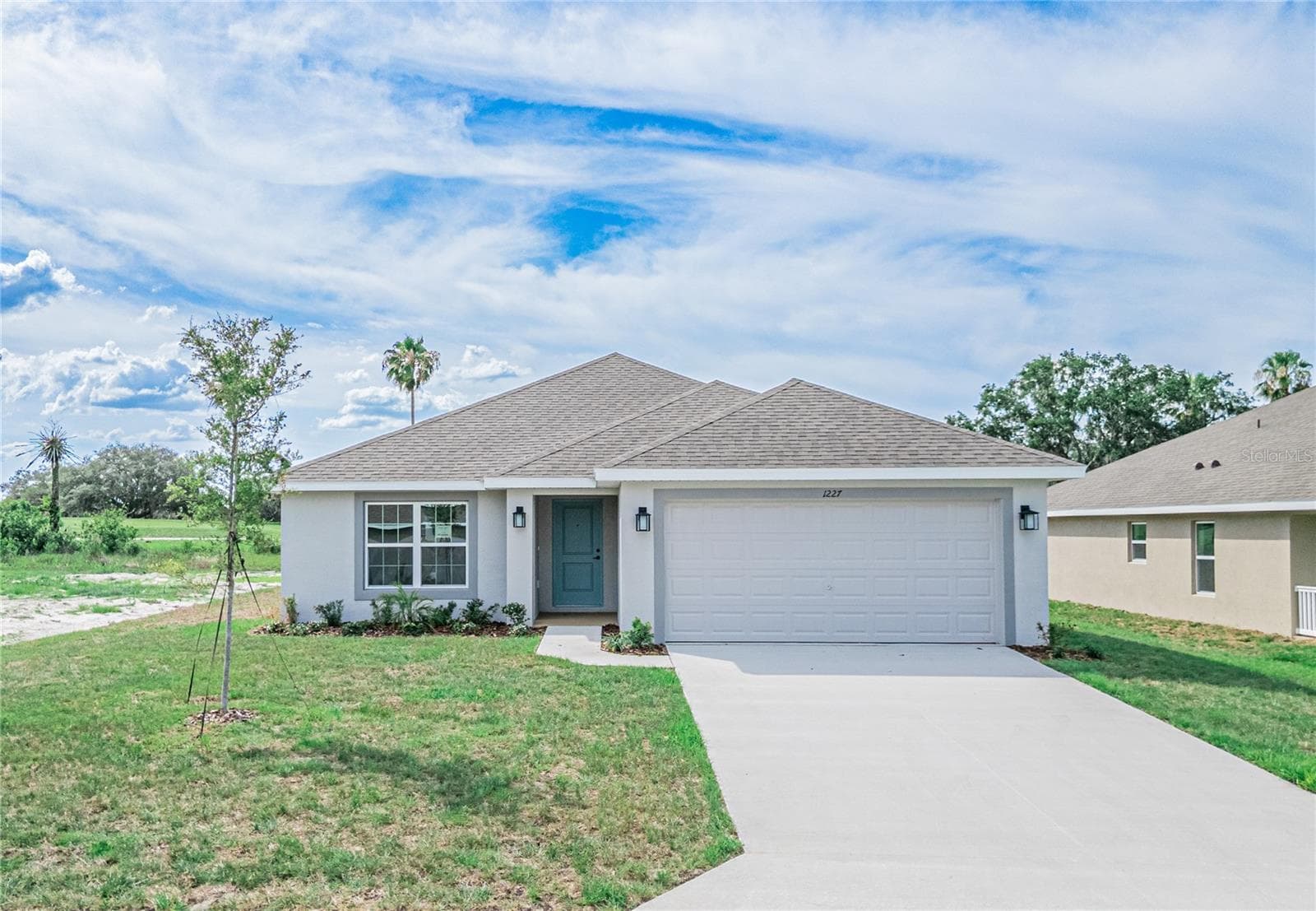 1227 HICKORY NUT DR