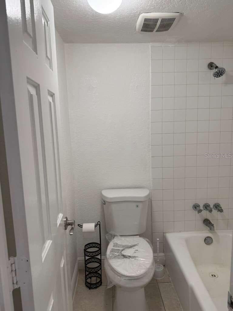 Condominium at 4251 NW 5TH ST #121, FORT LAUDERDALE, photo 8 of 9
