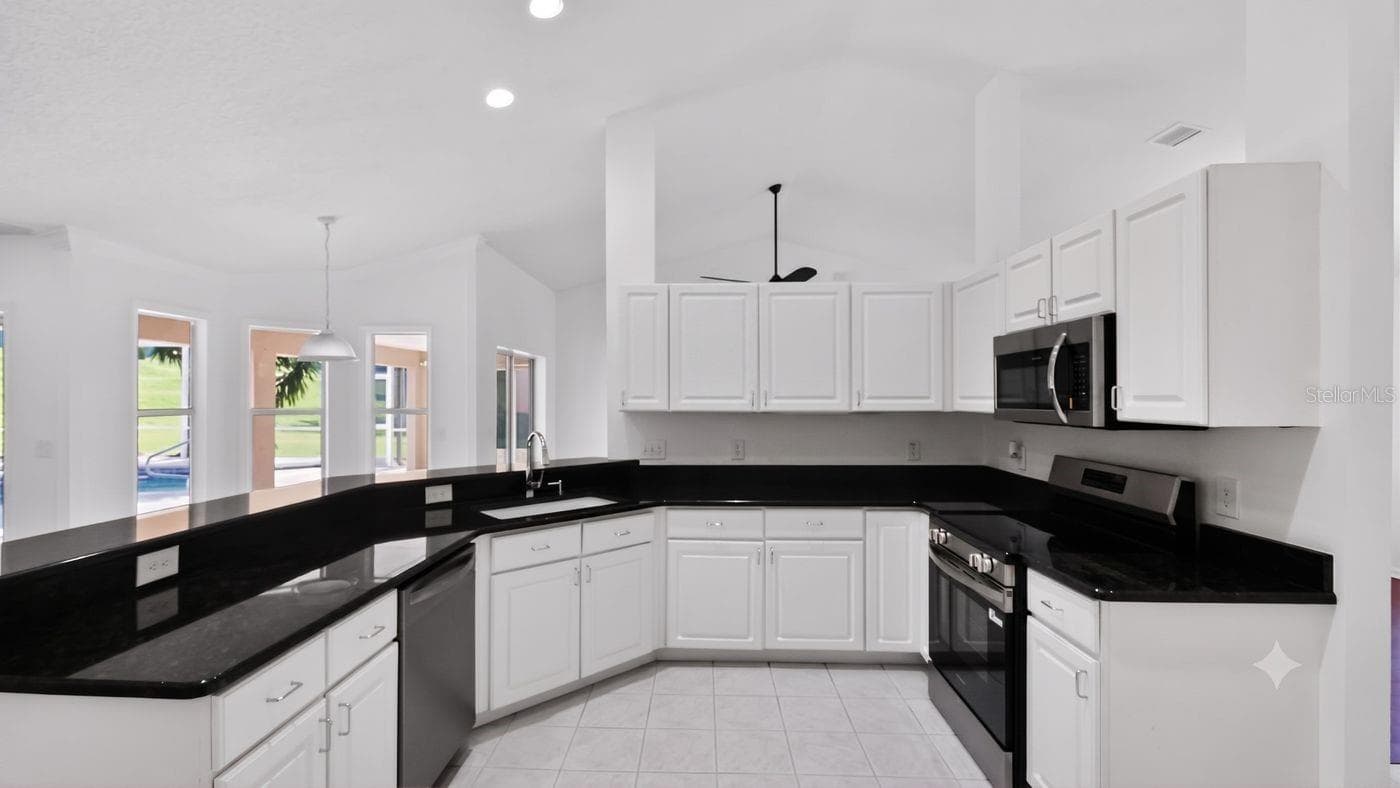 Single Family Residence at 3325 INDIAN TRL, EUSTIS, photo 3 of 14