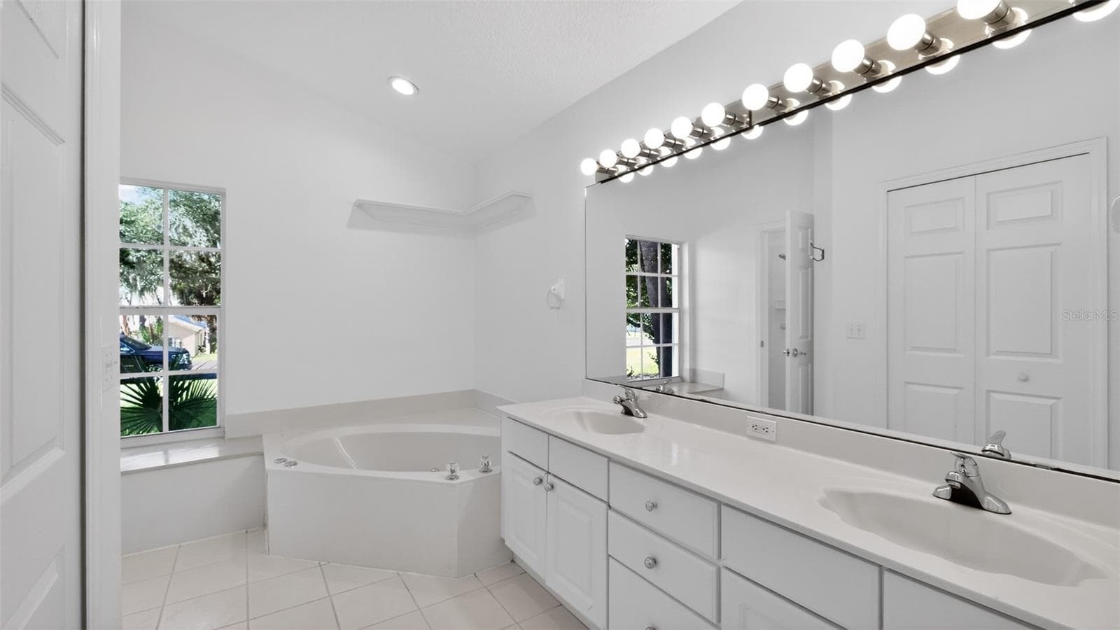 Single Family Residence at 3325 INDIAN TRL, EUSTIS, photo 7 of 14