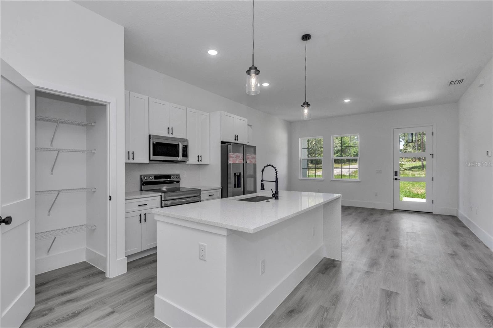 Single Family Residence at 219 E CALDWELL DR, DUNNELLON, photo 18 of 47