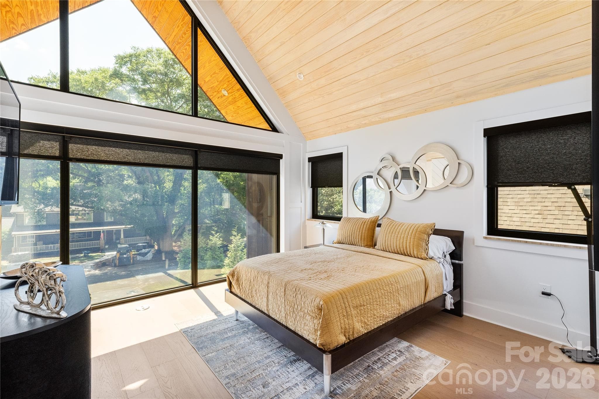 Bedroom 2 - Charlotte