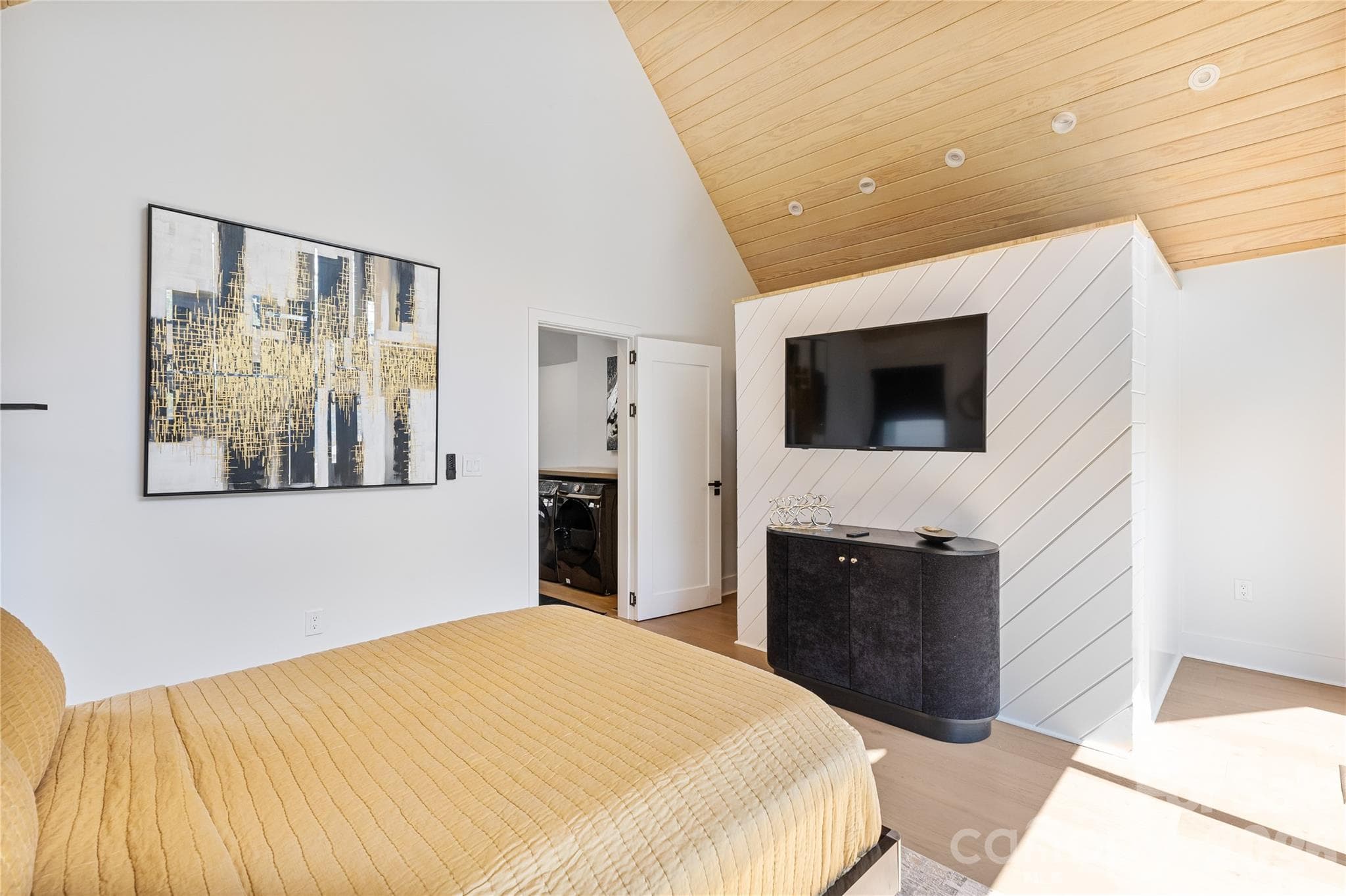 Bedroom 2 - Charlotte