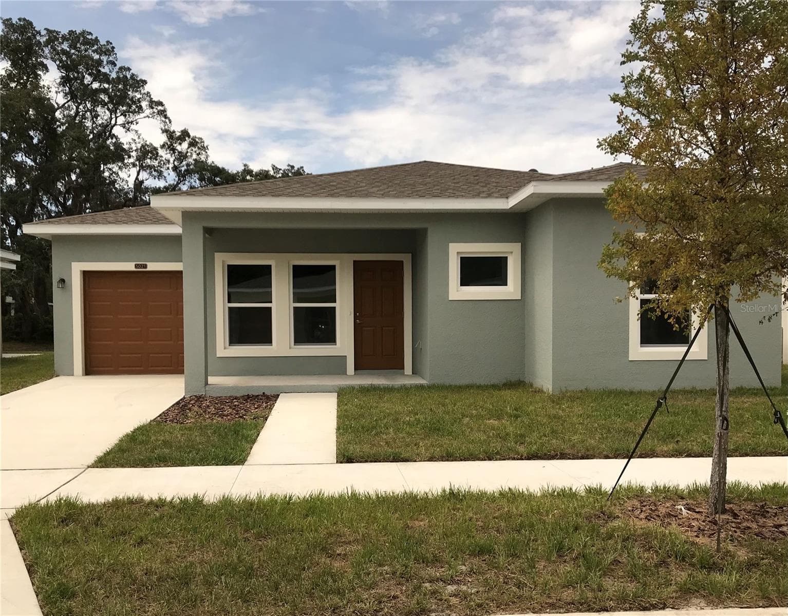 Single Family Residence at 5021 FINDERS CT, TAMPA, photo 2 of 4