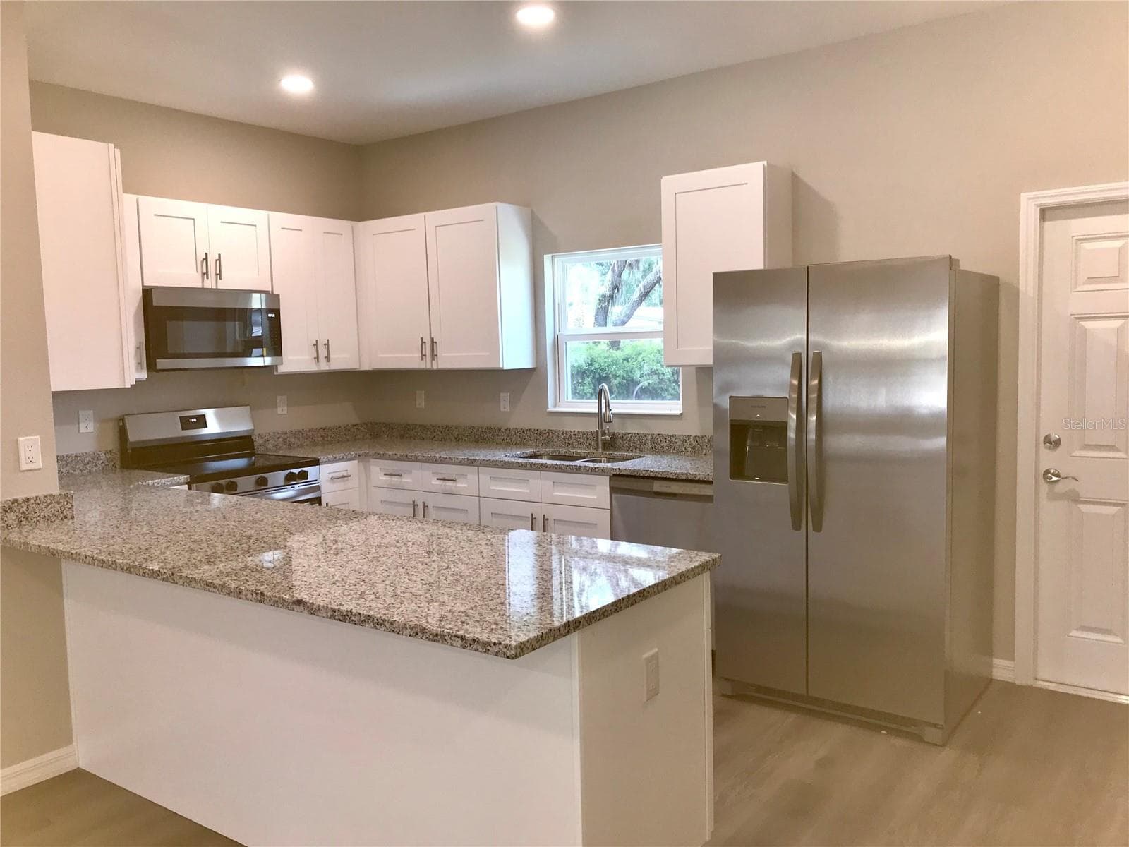 Single Family Residence at 5021 FINDERS CT, TAMPA, photo 4 of 4