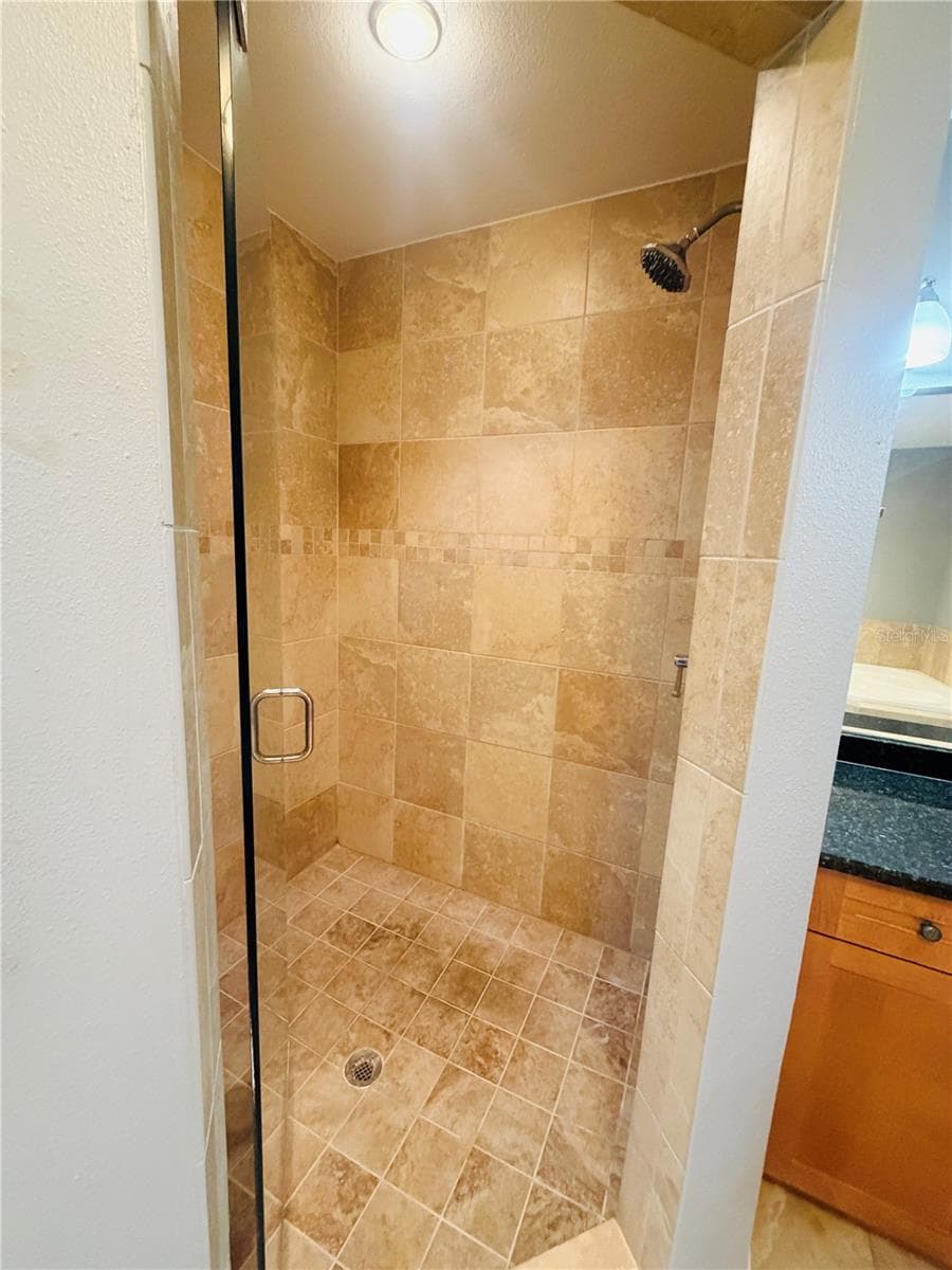 Condominium at 2305 EDGEWATER DR #1708, ORLANDO, photo 13 of 23