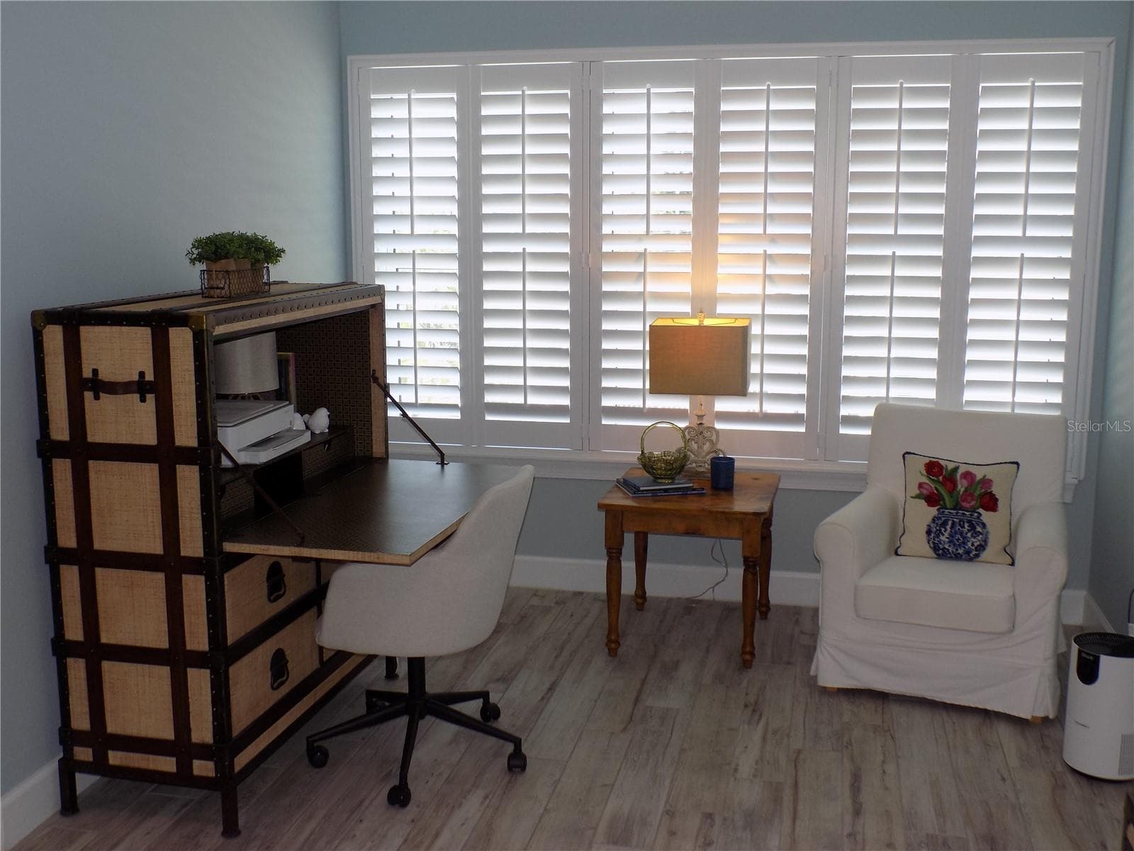 Sitting area off primary bedroom - 2511 CORAL CT, INDIAN ROCKS BEACH