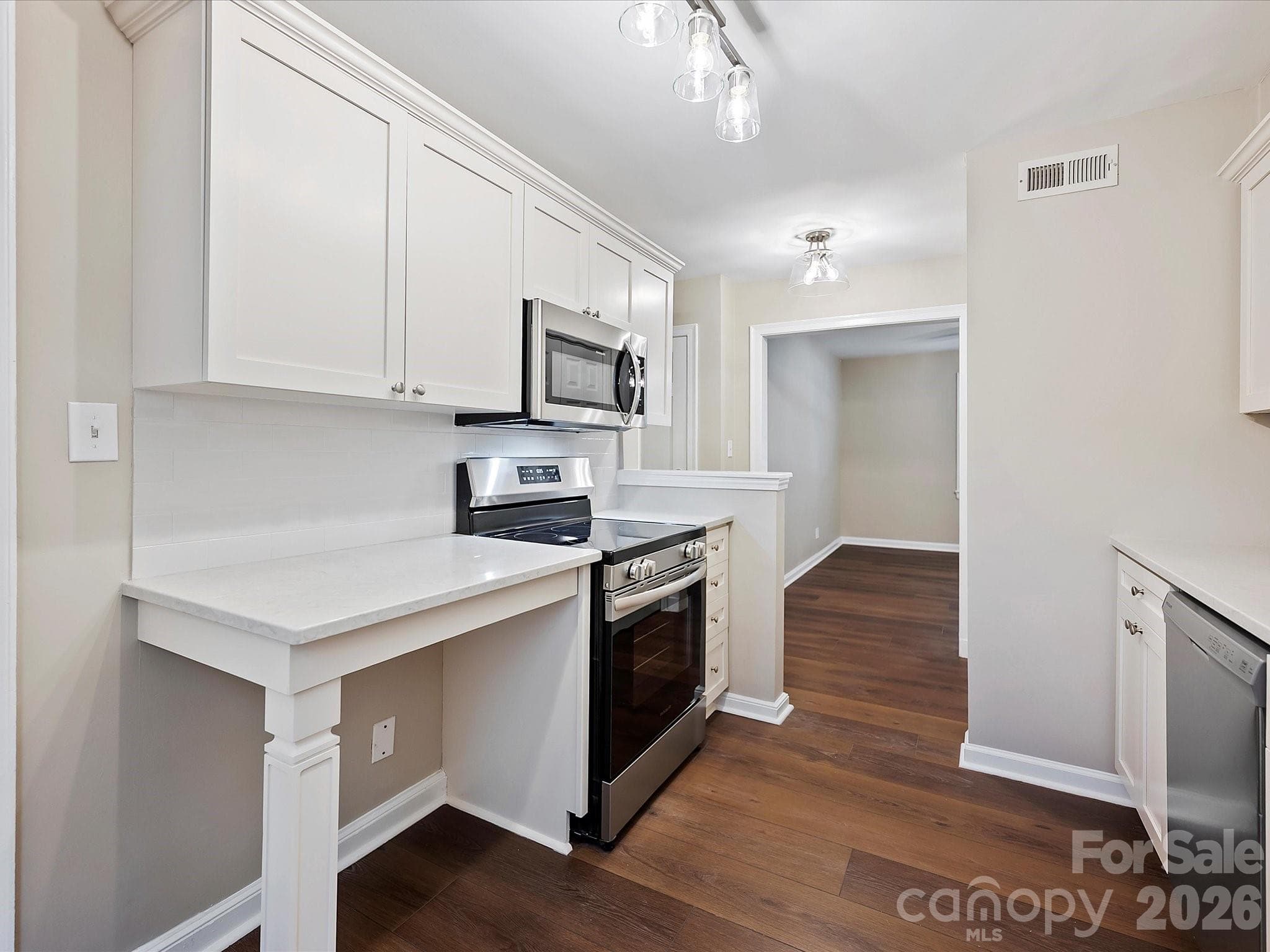 Condominium at 107 S Laurel Avenue, Charlotte, photo 5 of 16