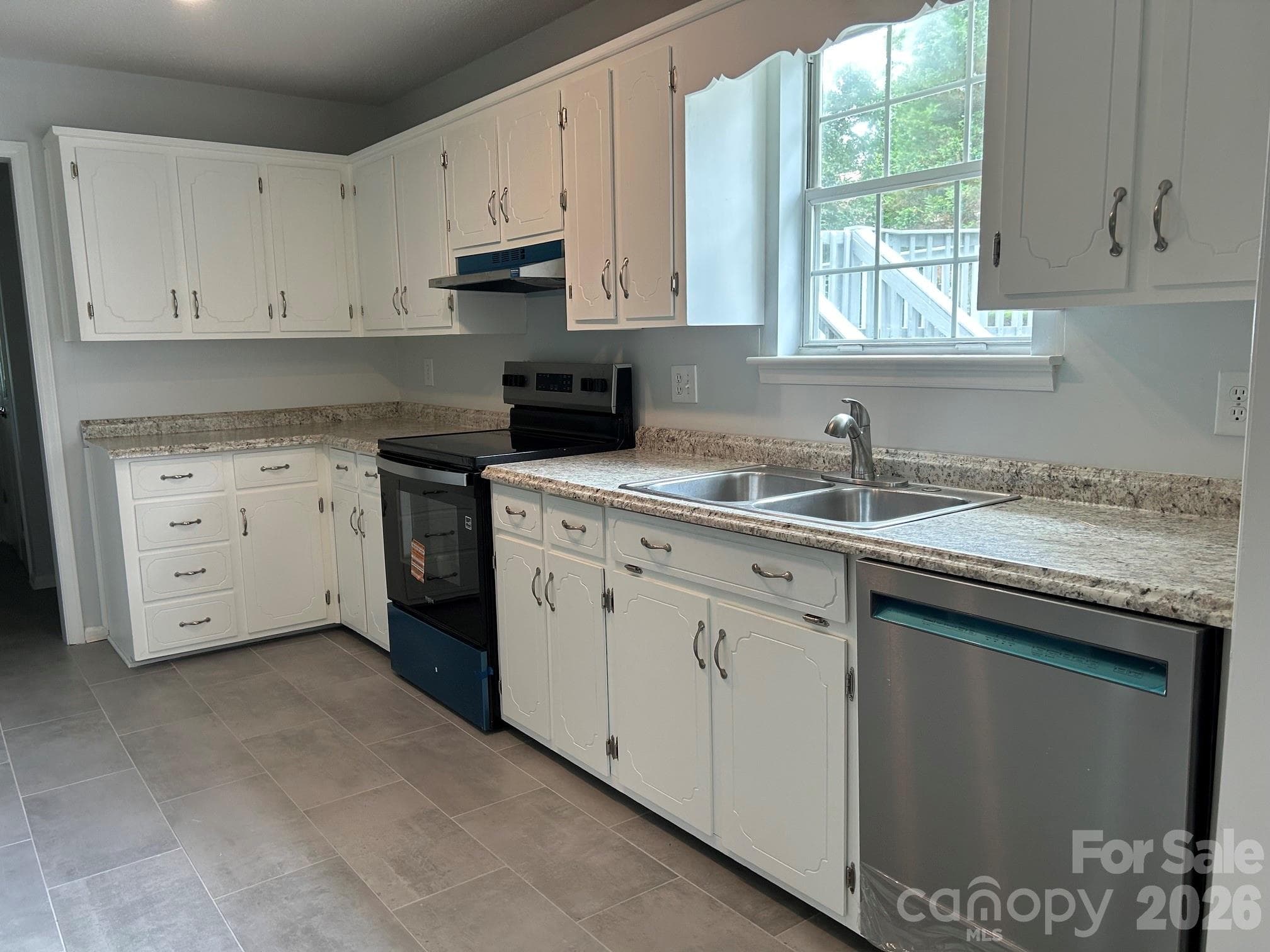 Single Family Residence at Lancaster, photo 12 of 44