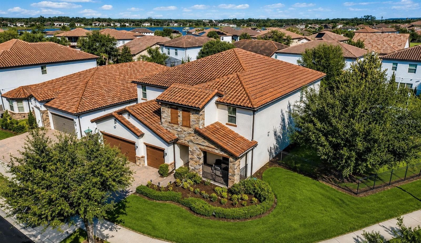 Single Family Residence at 10902 CITRON OAKS DR, ORLANDO, photo 2 of 85