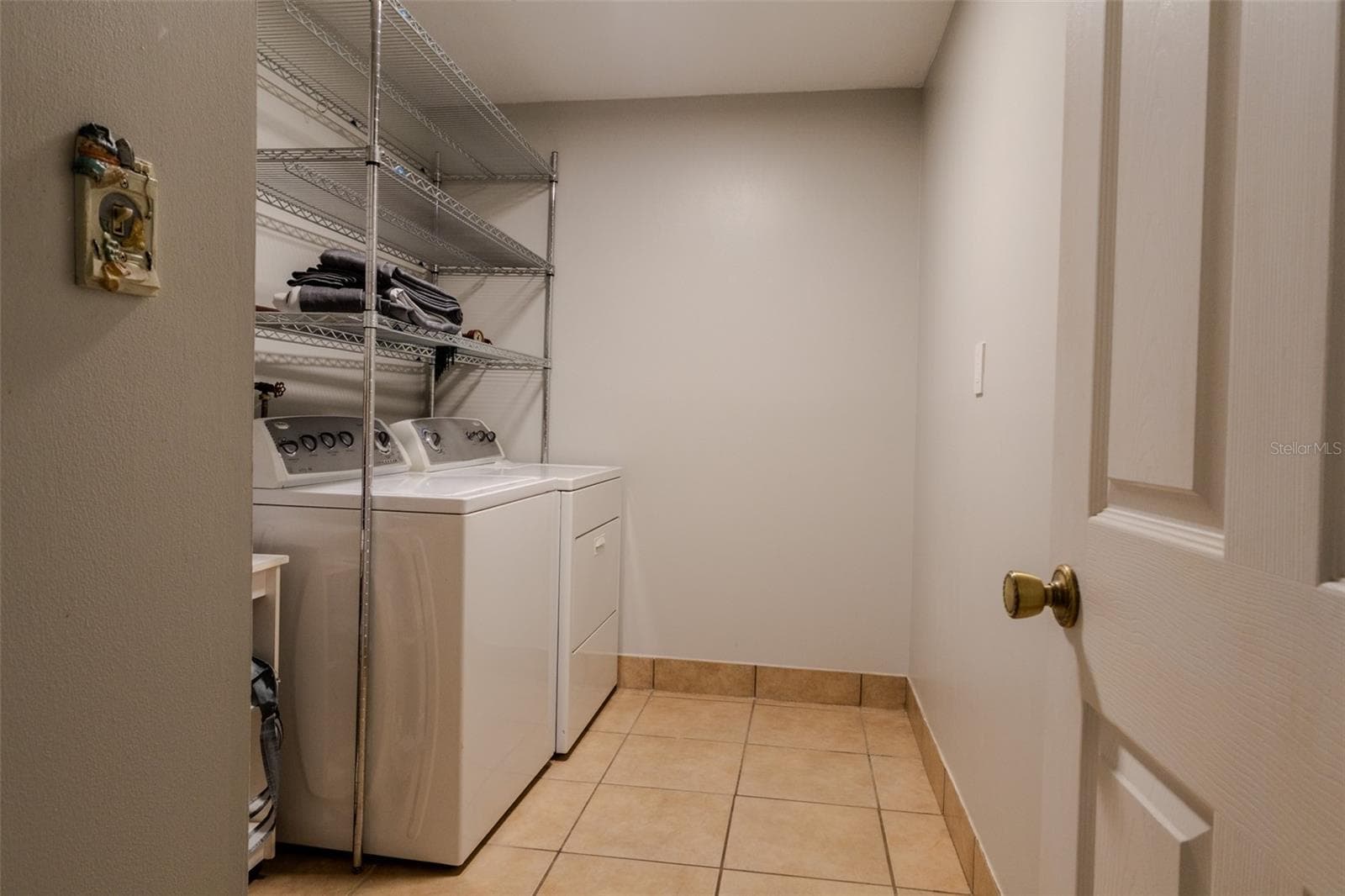 Laundry room with washer and dryer - 1861 CROWLEY CIR E, LONGWOOD
