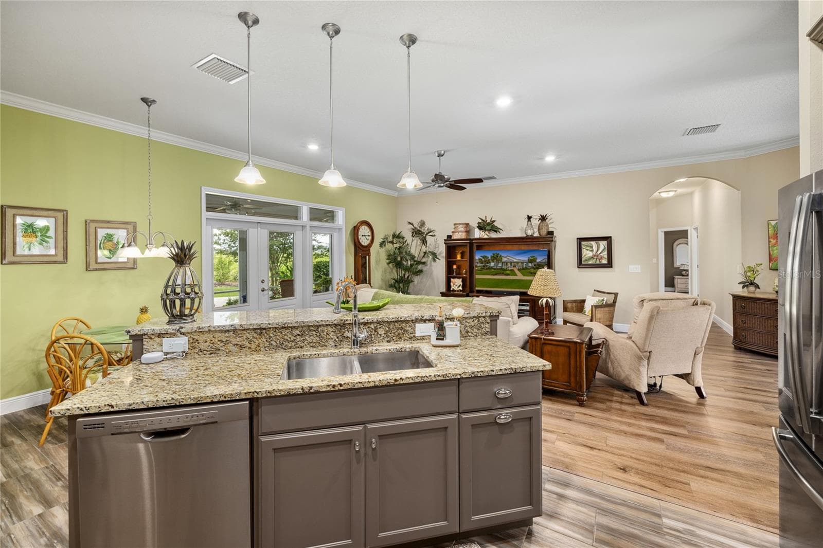 Kitchen - 1097 SUGAR LOAF KEY LOOP, LADY LAKE