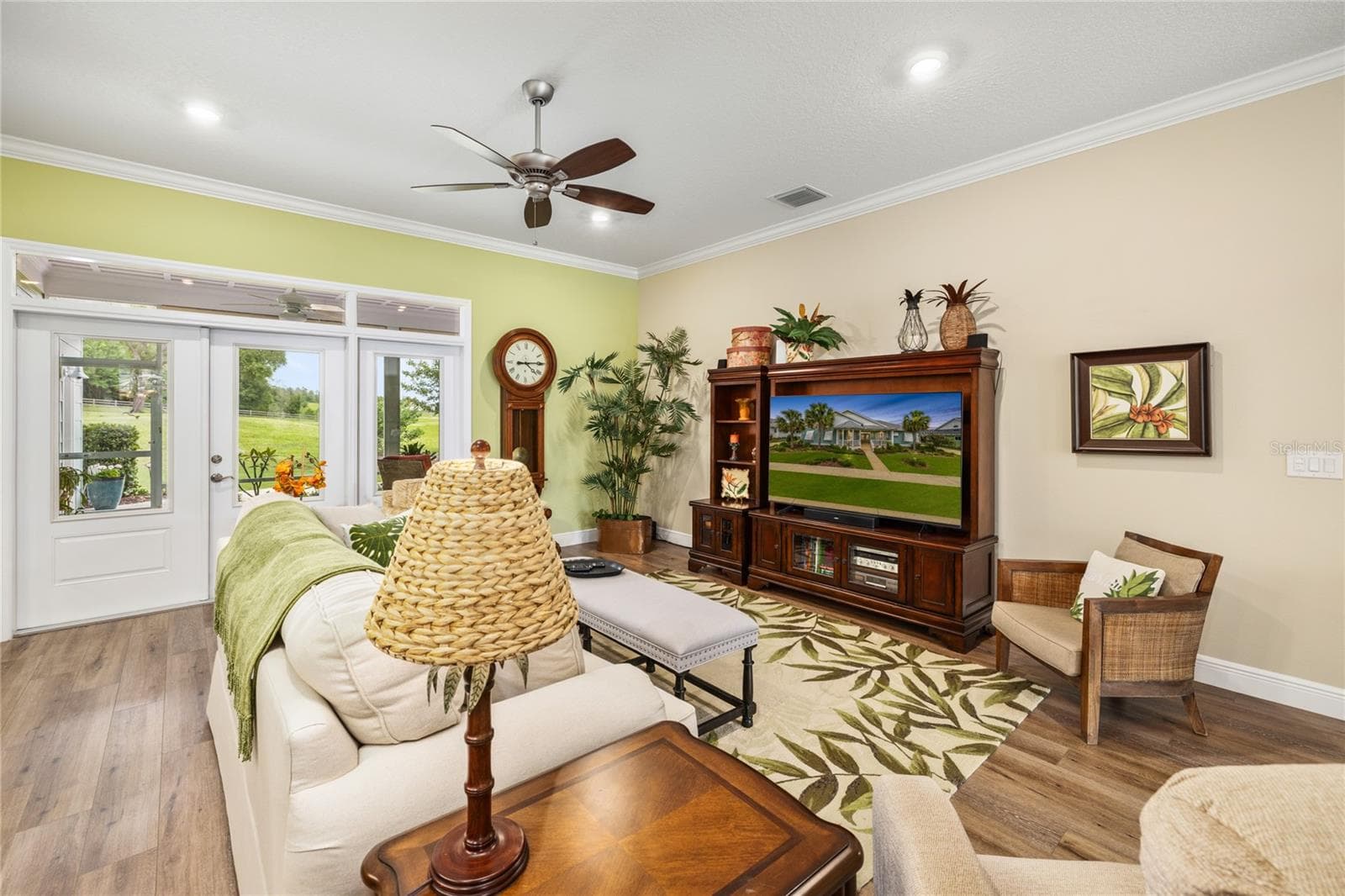 Family Room - 1097 SUGAR LOAF KEY LOOP, LADY LAKE