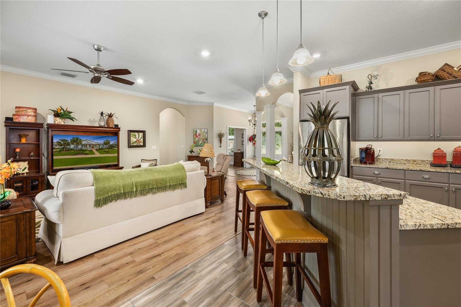 Kitchen/Family Room - 1097 SUGAR LOAF KEY LOOP, LADY LAKE