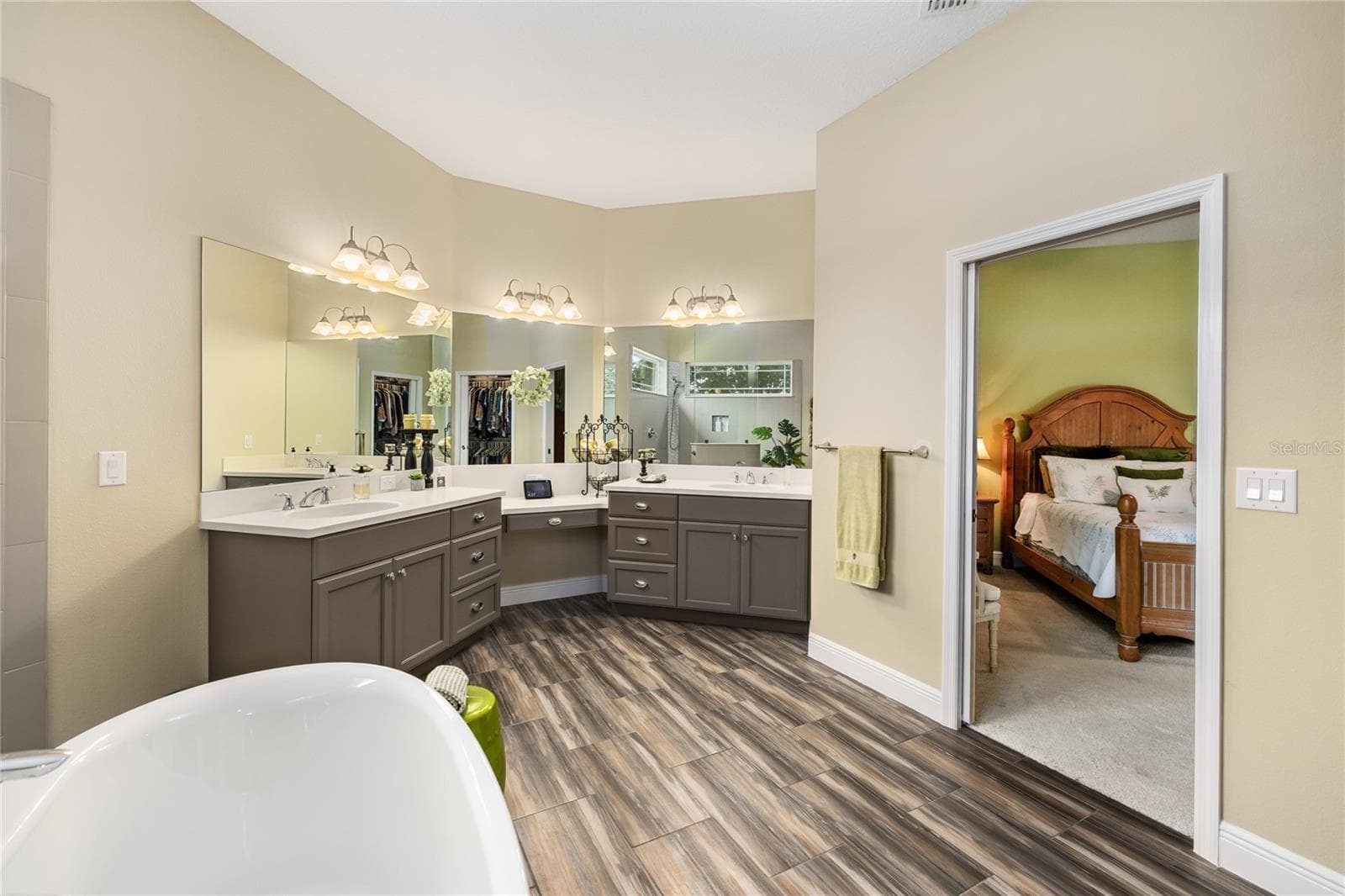 Master Bathroom - 1097 SUGAR LOAF KEY LOOP, LADY LAKE