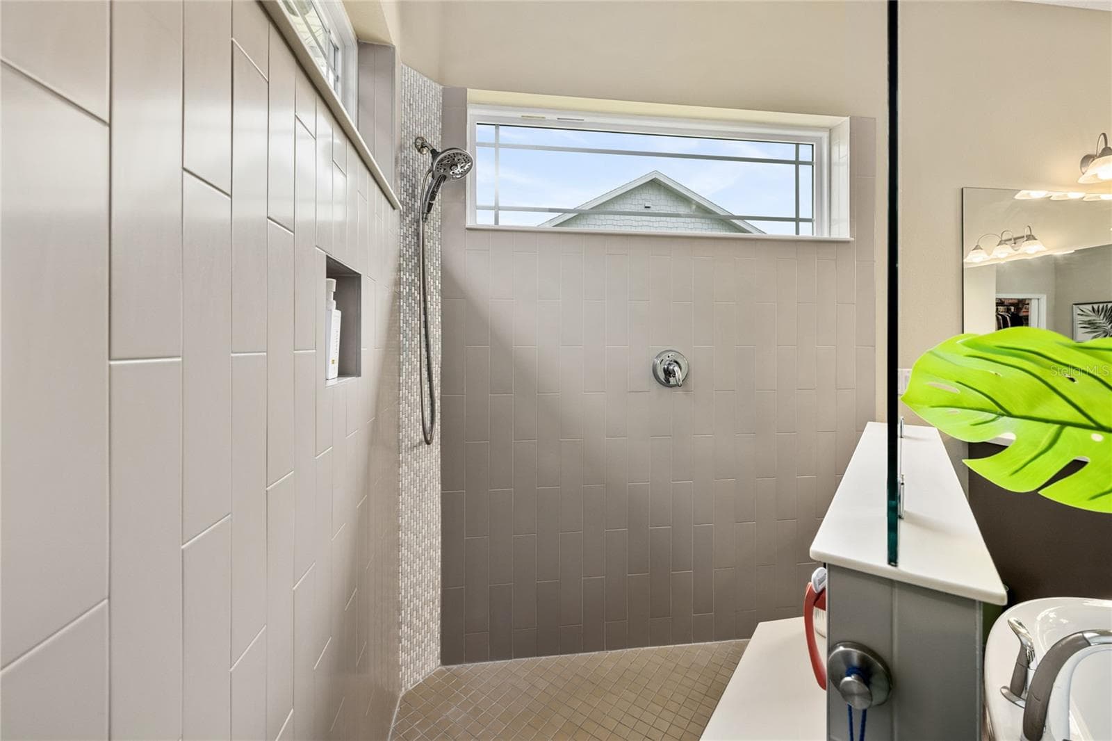 Master Bathroom - 1097 SUGAR LOAF KEY LOOP, LADY LAKE