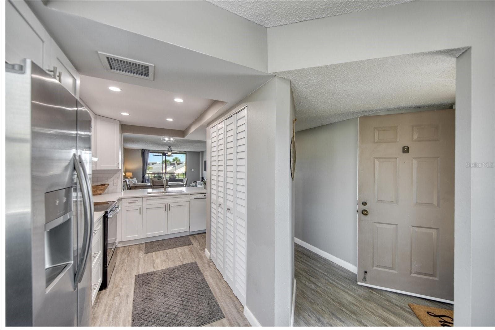 Condominium at 1324 PASADENA AVE S #201, SOUTH PASADENA, photo 6 of 36