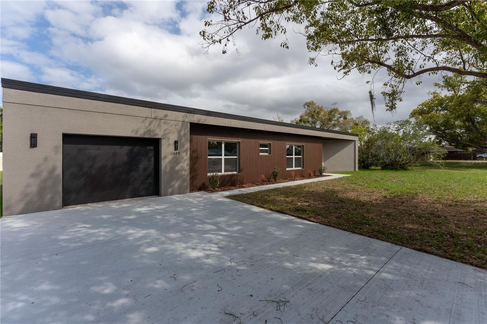 Single Family Residence at 457 RIVERVIEW AVE, SANFORD, photo 2 of 54