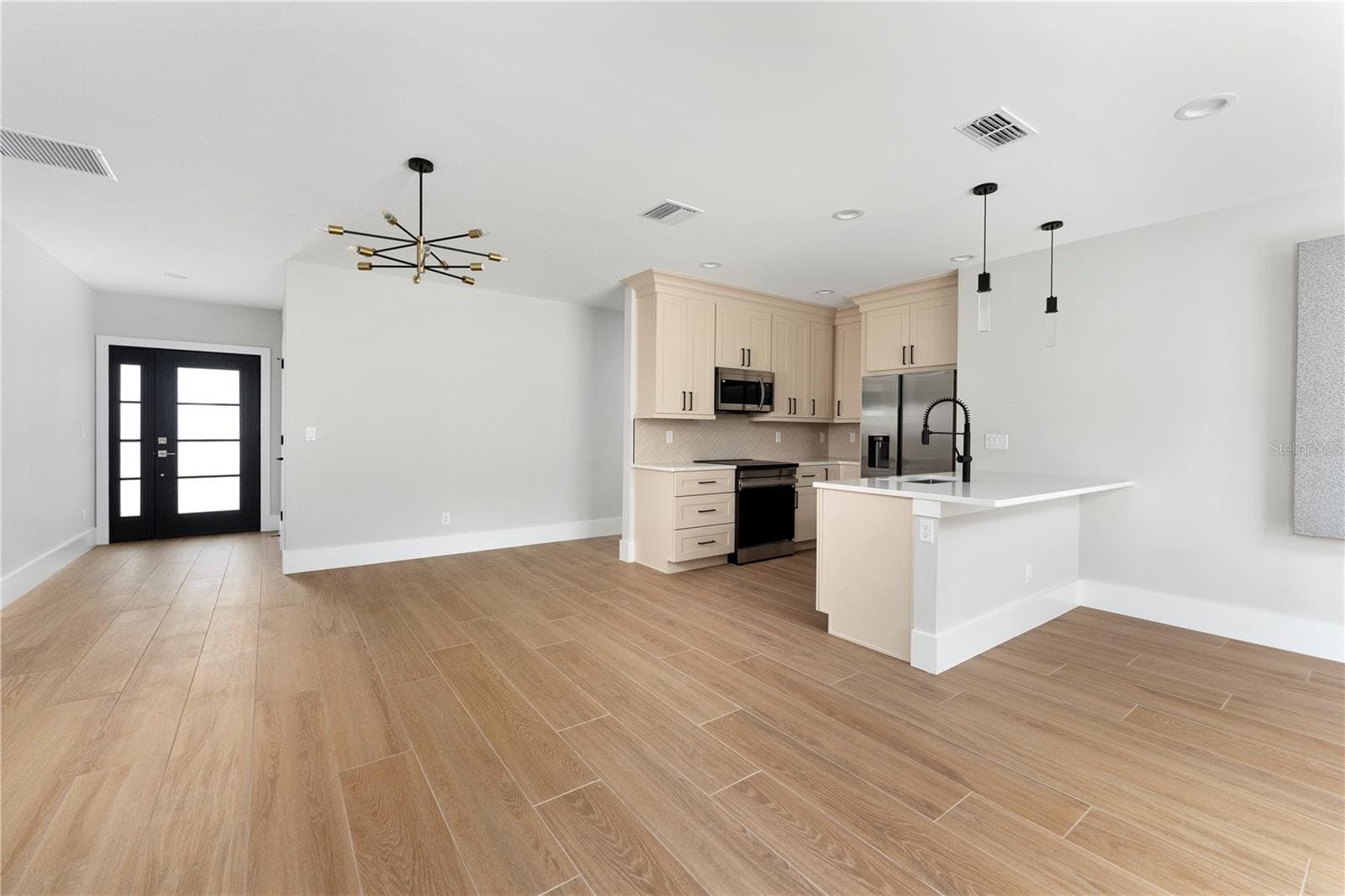 Single Family Residence at 457 RIVERVIEW AVE, SANFORD, photo 5 of 54