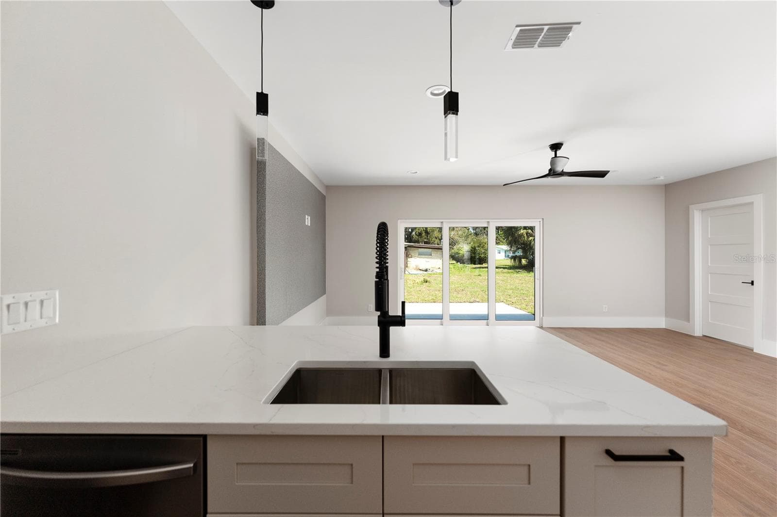 Single Family Residence at 457 RIVERVIEW AVE, SANFORD, photo 9 of 54
