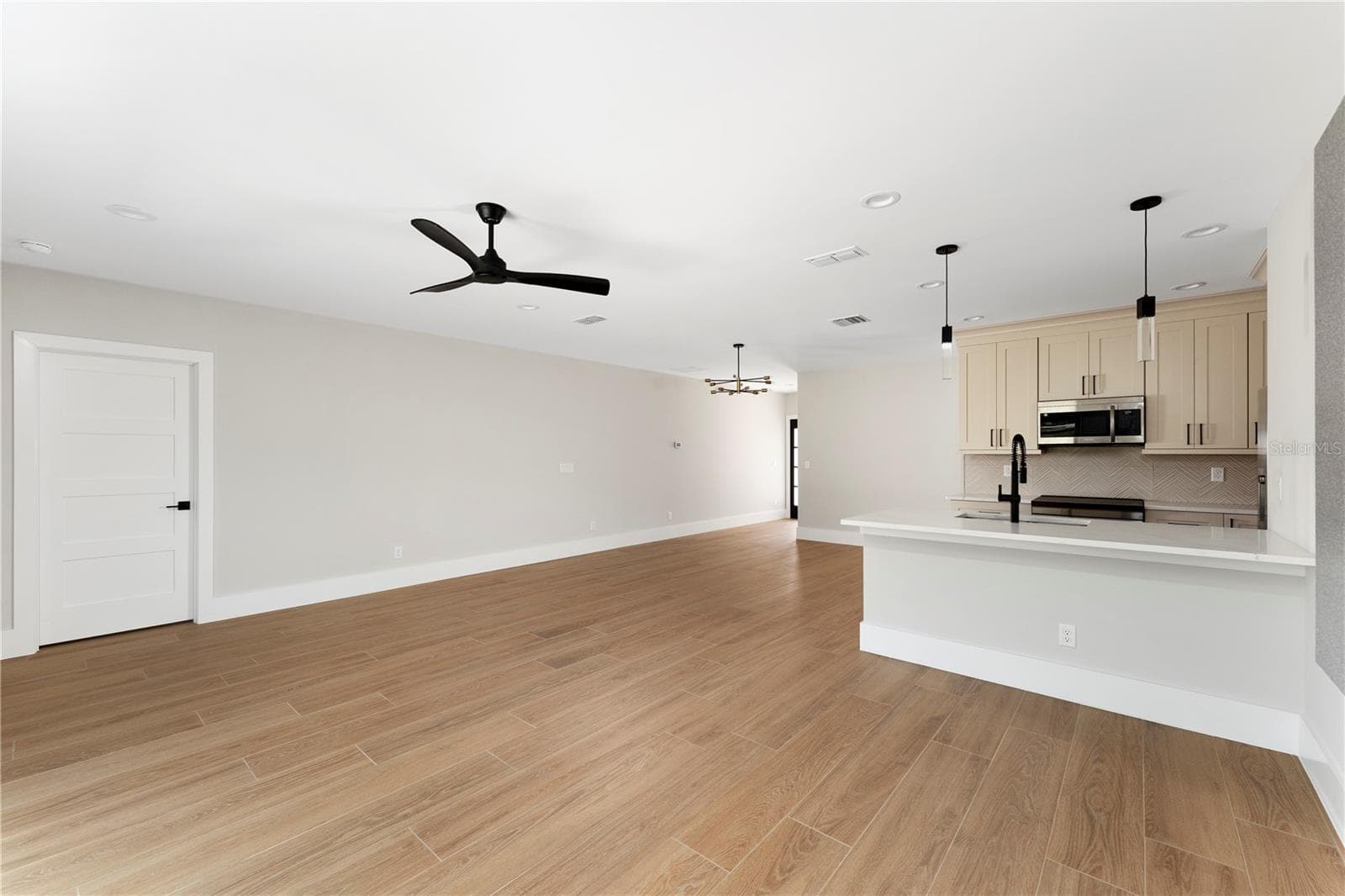 Single Family Residence at 457 RIVERVIEW AVE, SANFORD, photo 11 of 54