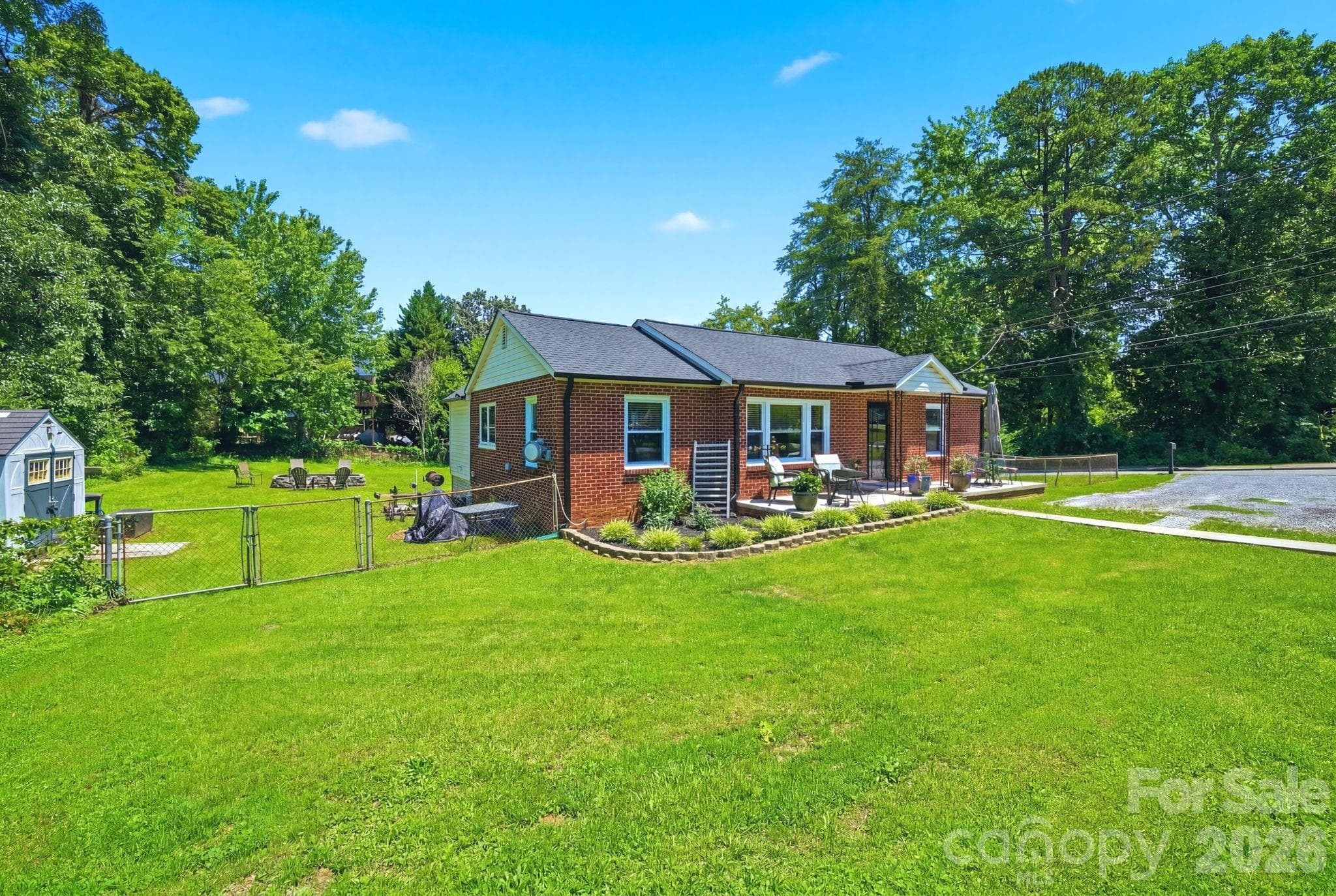 Single Family Residence at 2732 E Long Avenue, Gastonia, photo 2 of 39