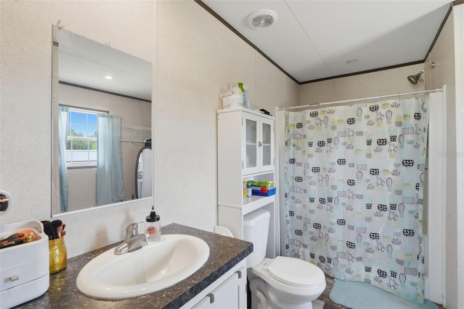 Bathroom 1 - 7242 BLACK RD, LAKE WALES