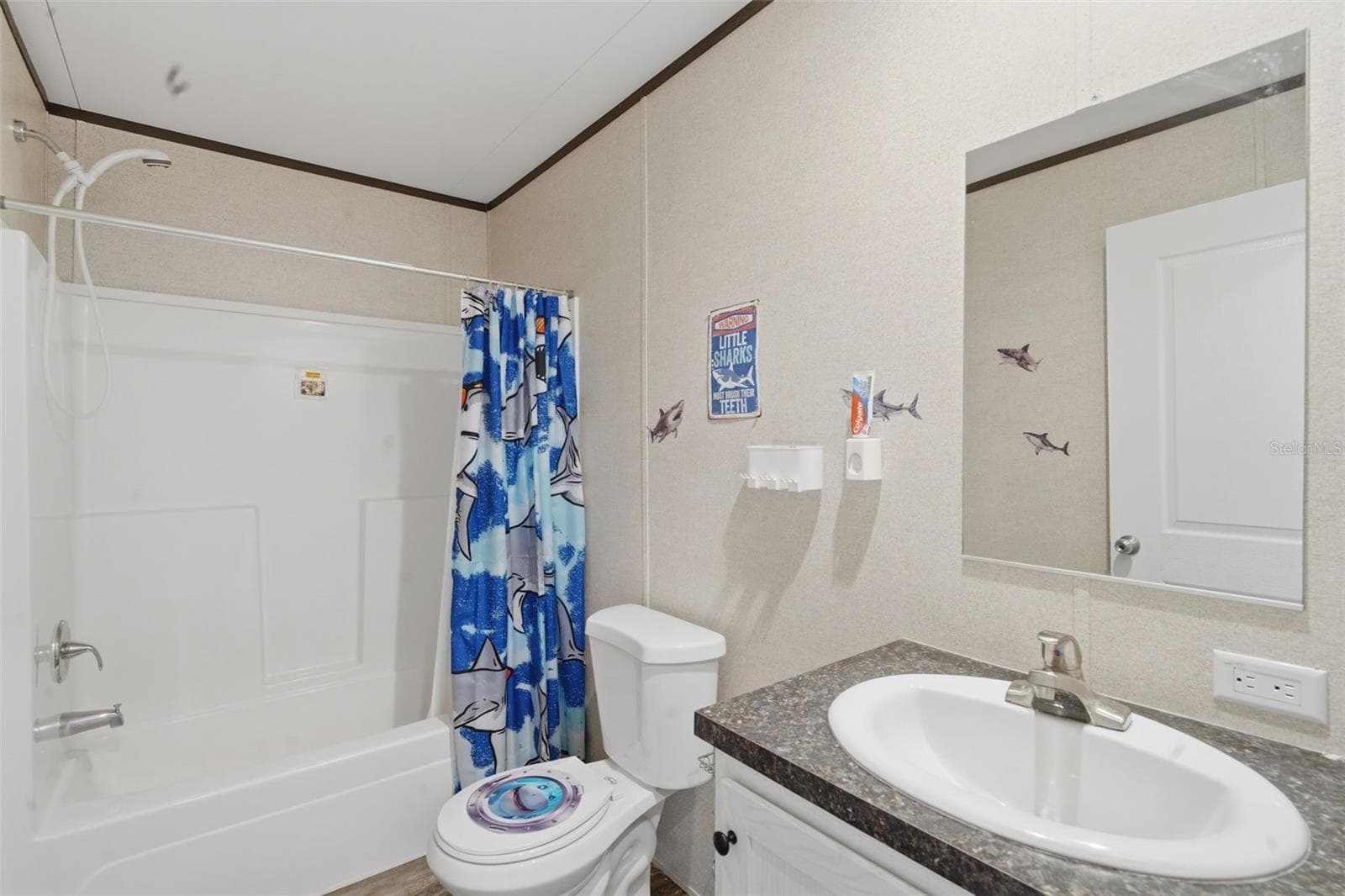 Bathroom 2 - 7242 BLACK RD, LAKE WALES