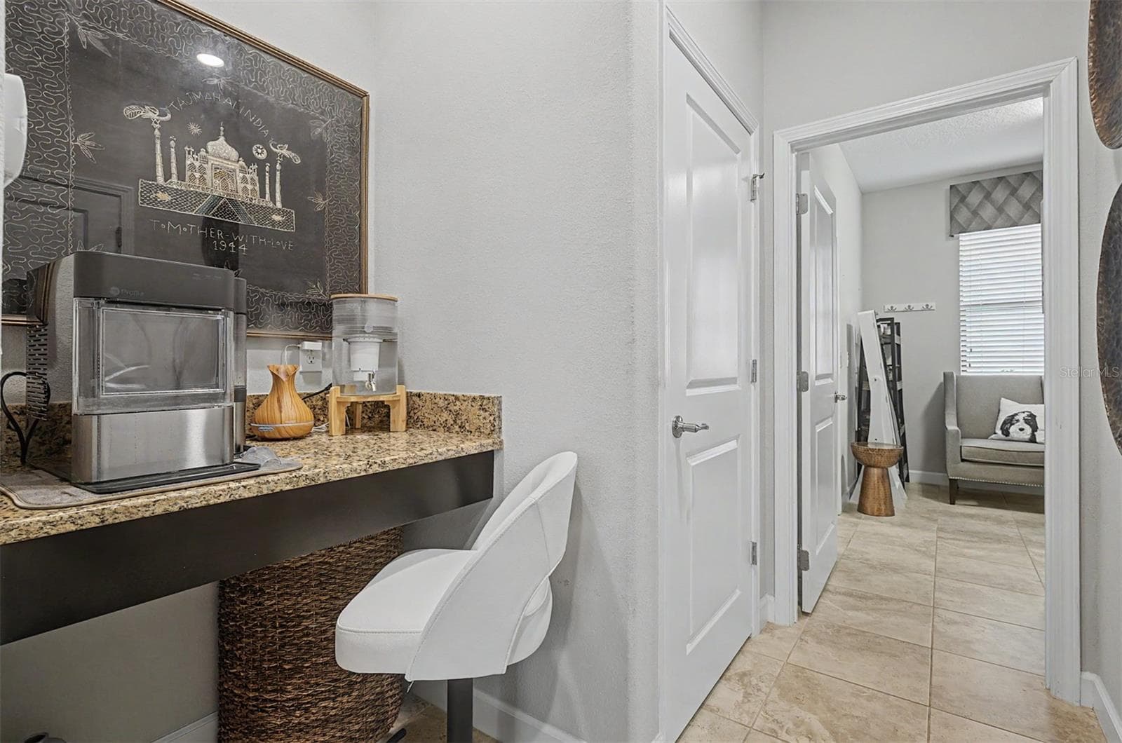 Coffee station, charging station or flex workspace off foyer - 4926 SOUTHERN VALLEY LOOP, BROOKSVILLE