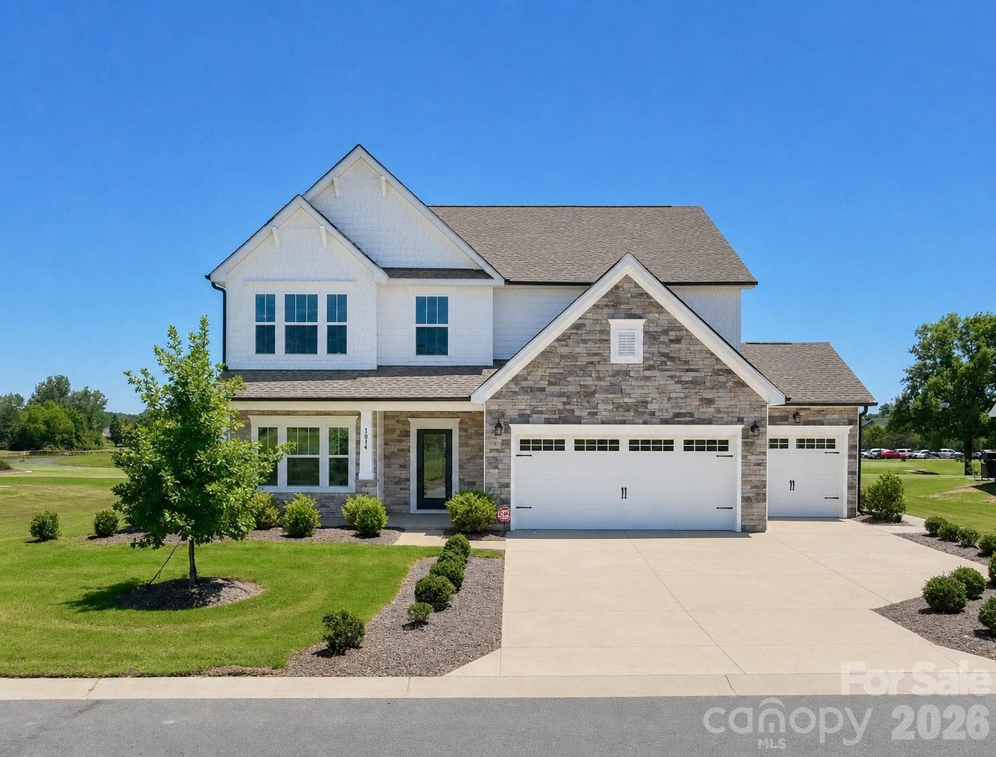 Single Family Residence at 1014 Stone Marker Drive, Monroe, photo 4 of 36