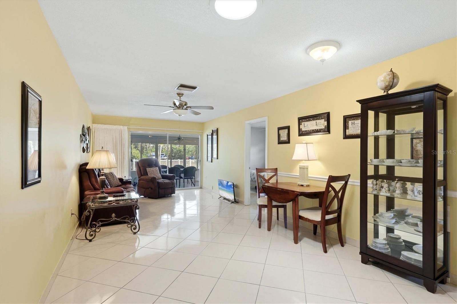 View to the lanai. - 2809 SWIFTON DR #4, SARASOTA