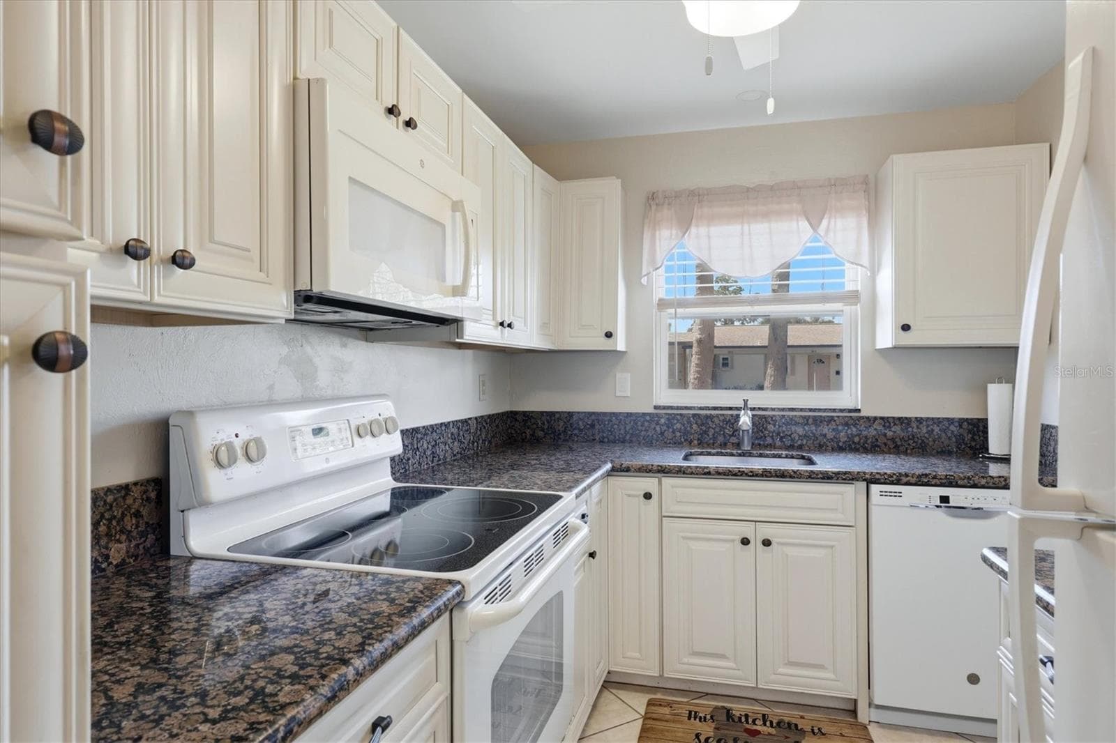 Villa at 2809 SWIFTON DR #4, SARASOTA, photo 9 of 33