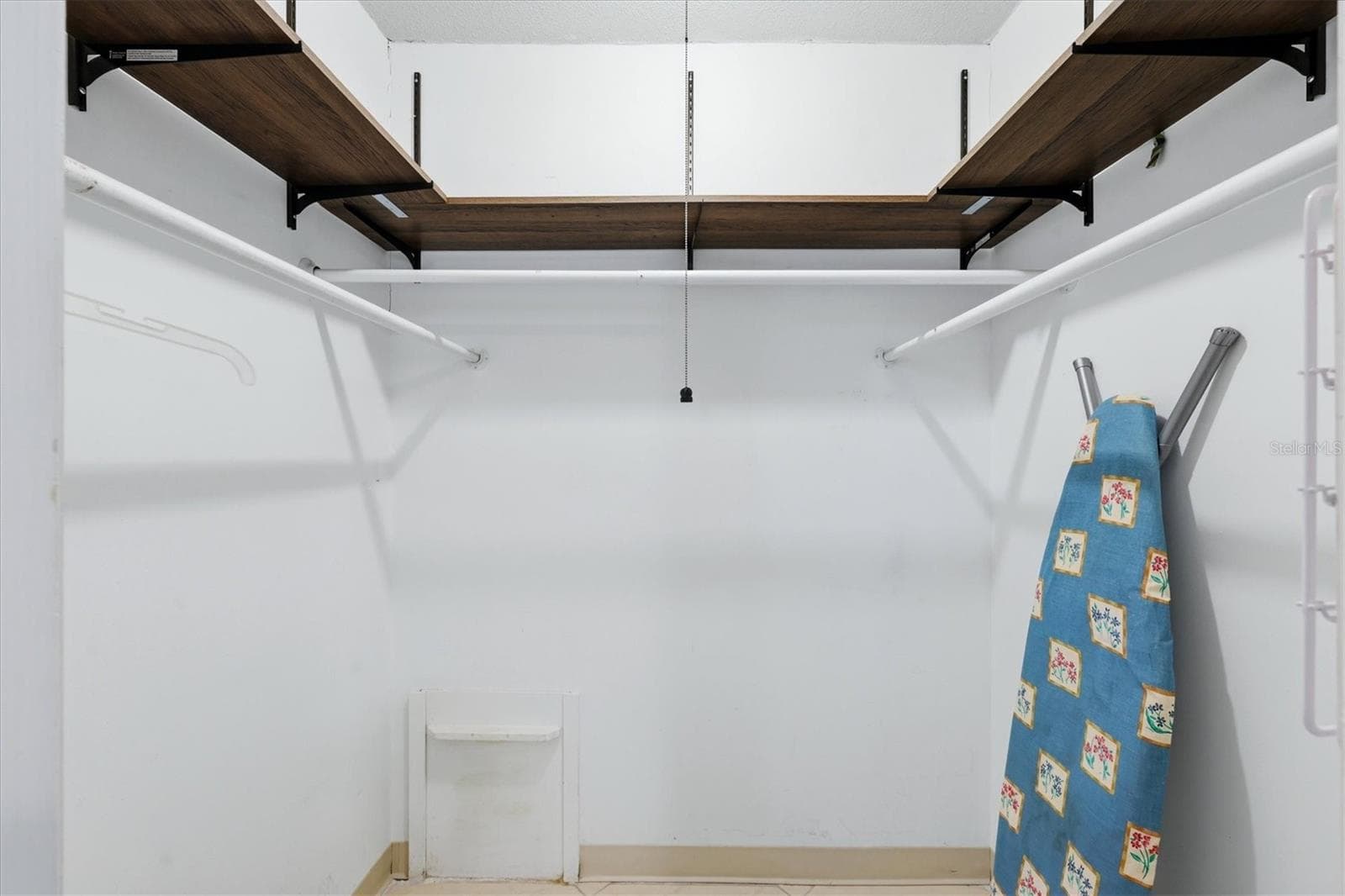 Walk-in closet. - 2809 SWIFTON DR #4, SARASOTA